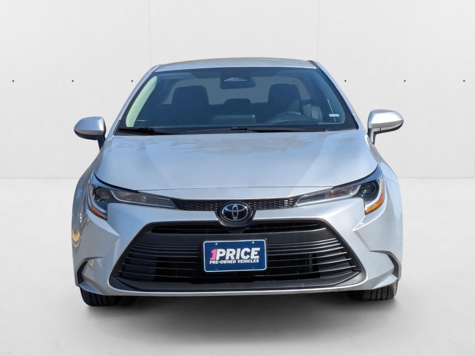 2023 Toyota Corolla LE photo 2