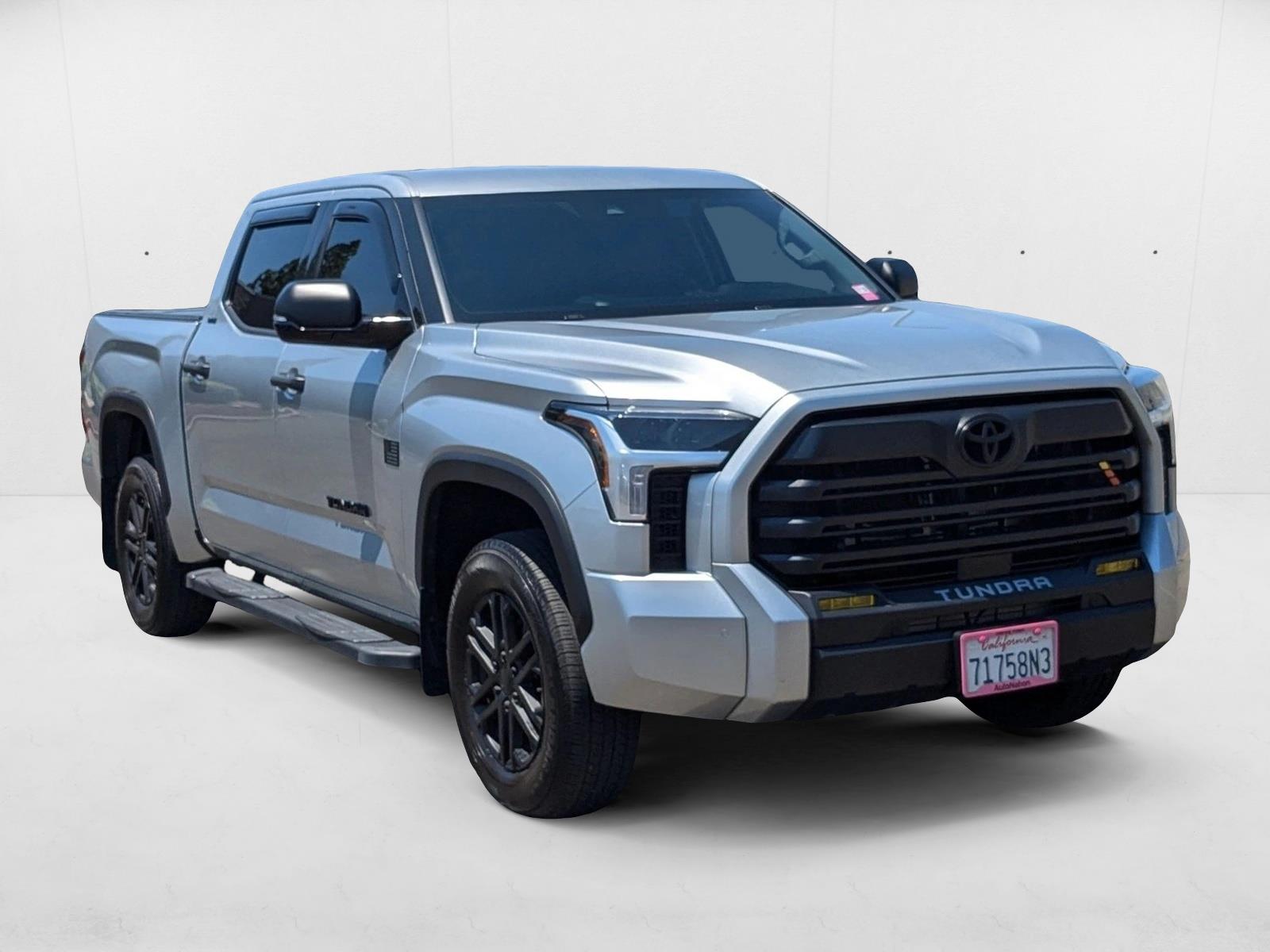 2022 Toyota Tundra SR5 CrewMax photo 3