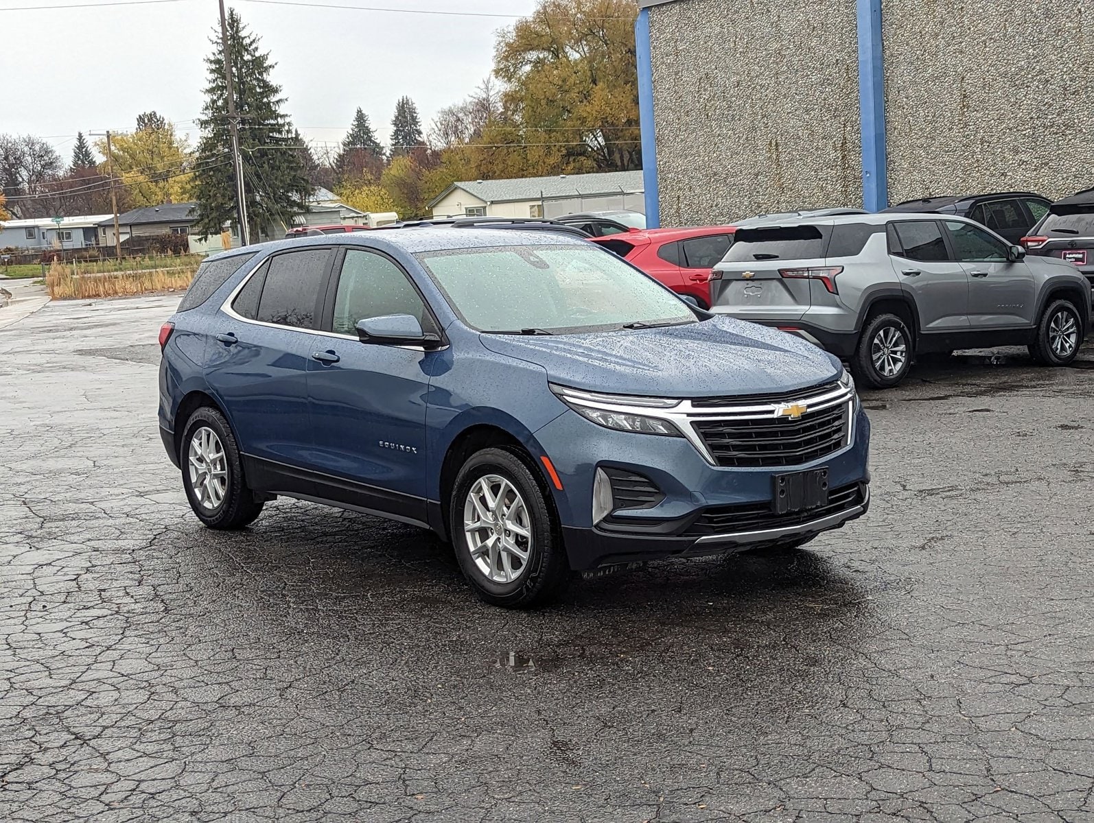 2024 Chevrolet Equinox LT photo 3