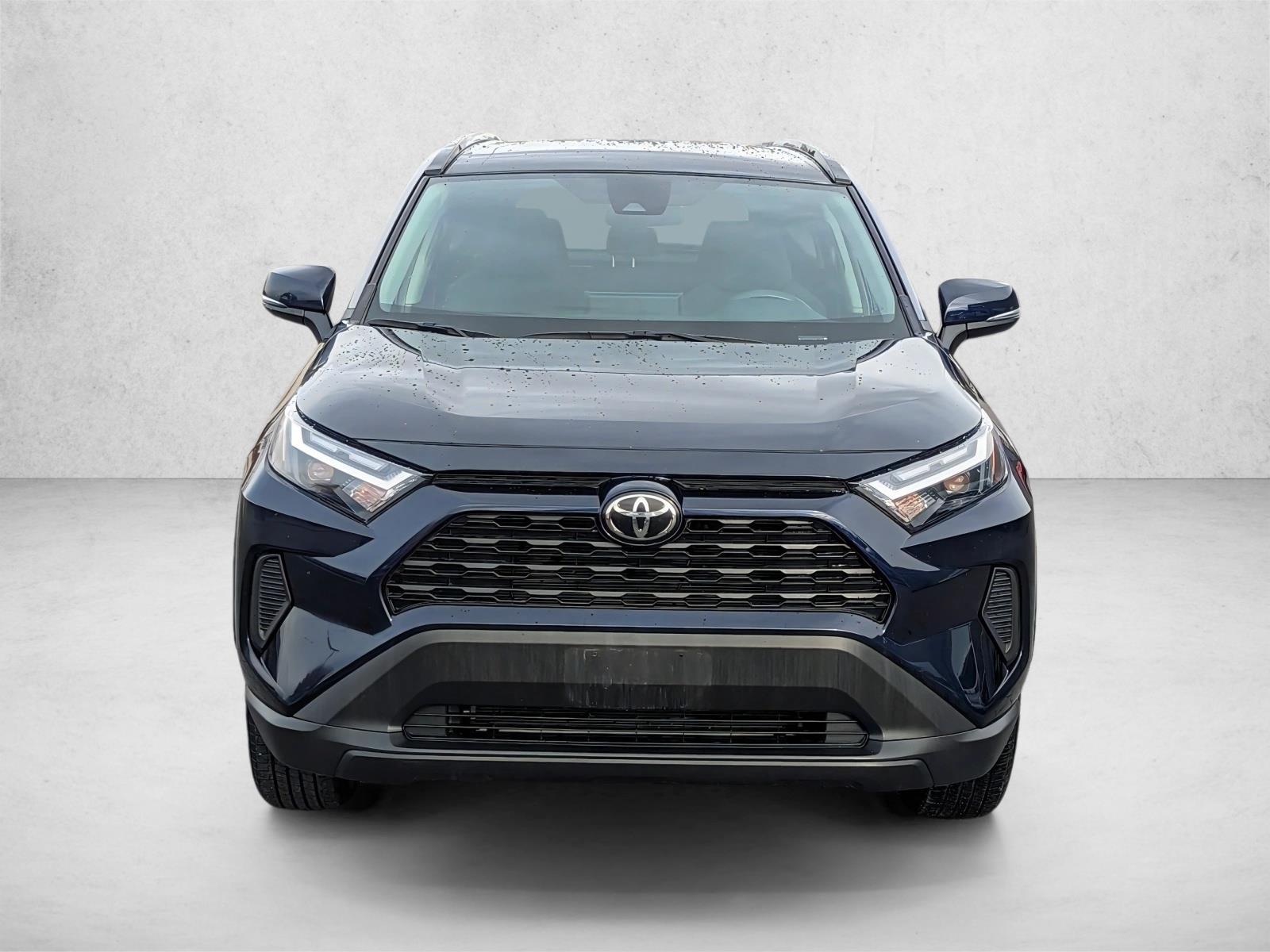 2024 Toyota RAV4 XLE photo 2