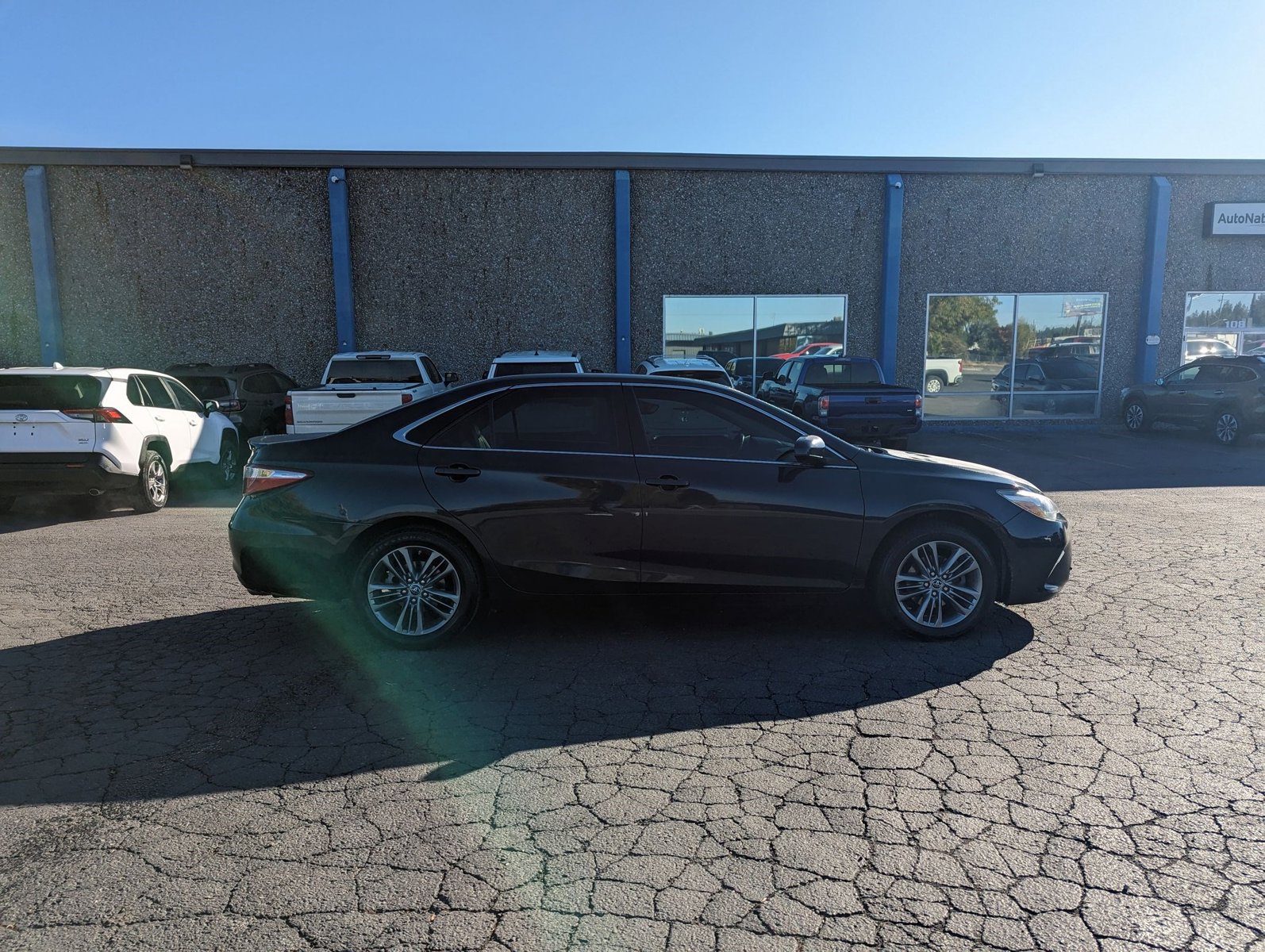 2015 Toyota Camry SE photo 4