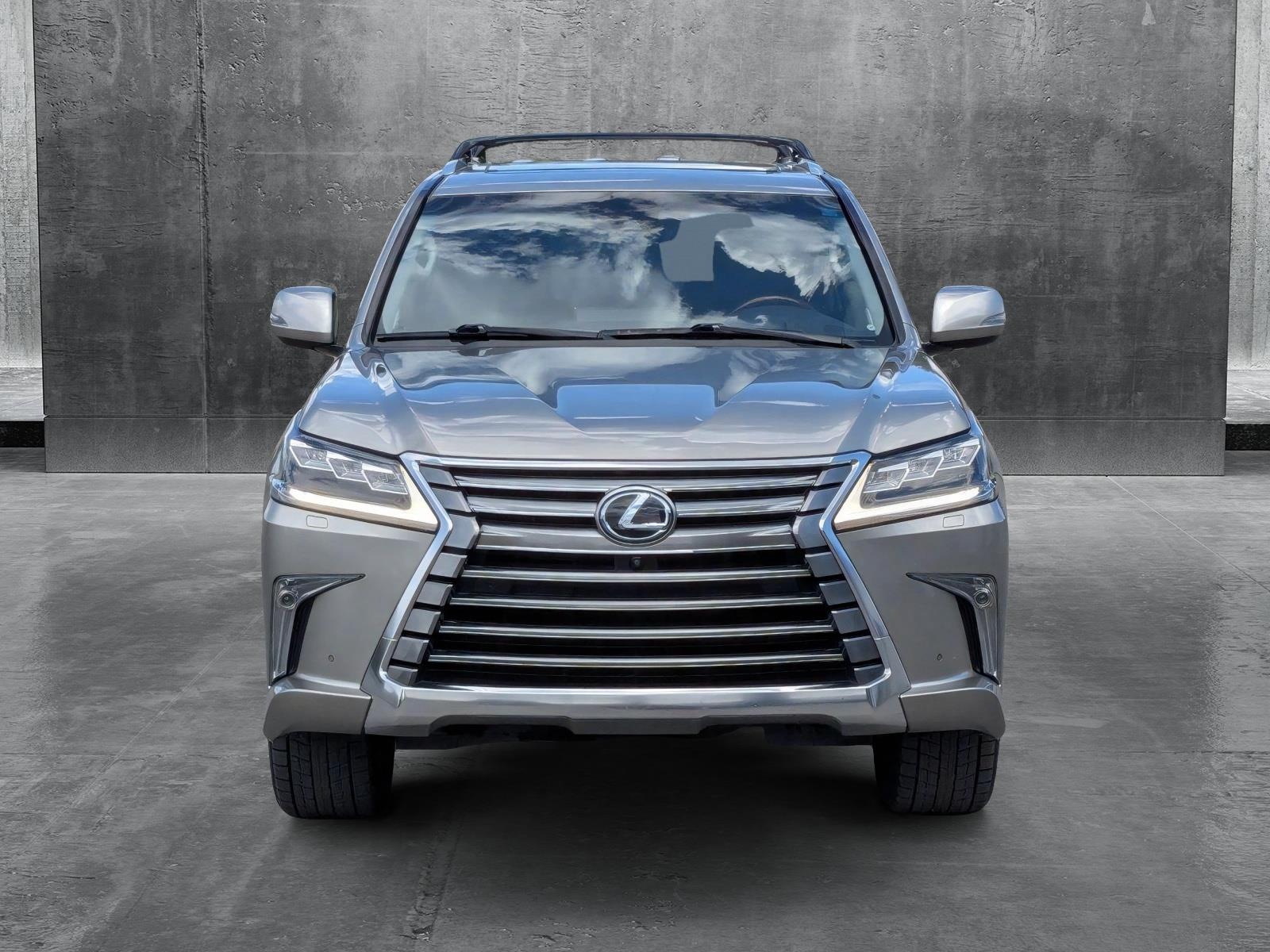 2018 Lexus LX 570 photo 2