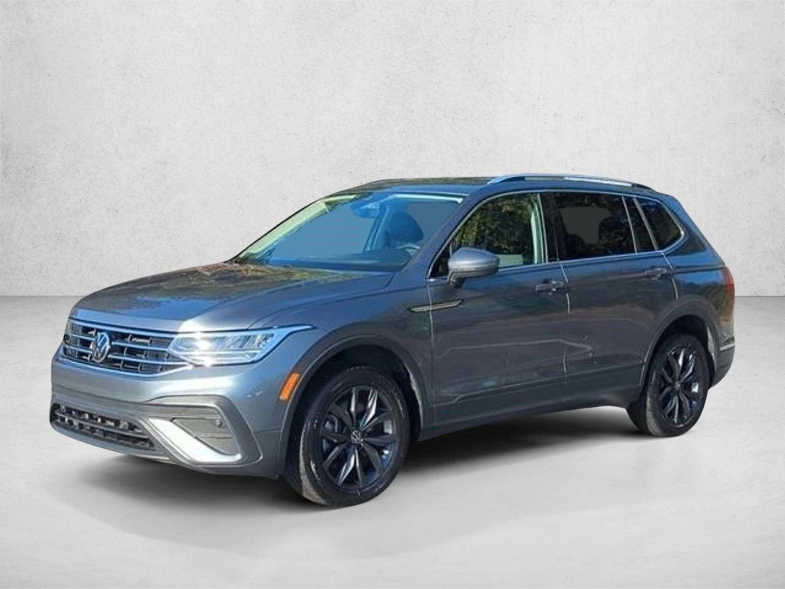 2022 Volkswagen Tiguan 2.0T SE 4Motion's photo