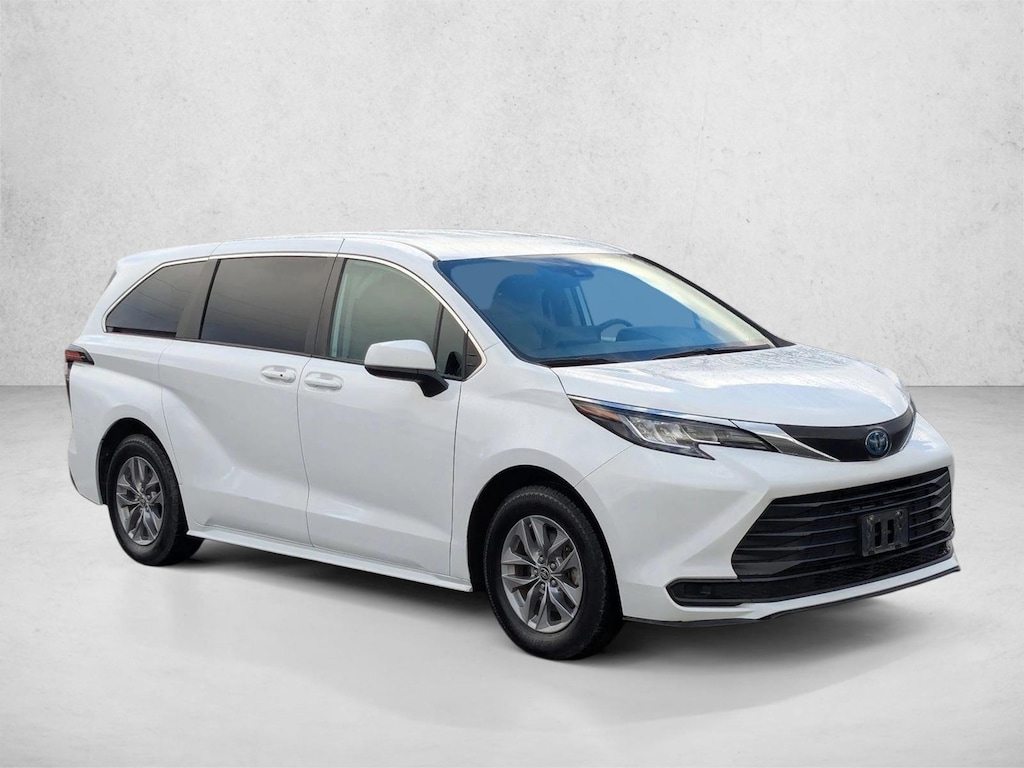 Used 2023 Toyota Sienna LE 8 Passenger Van Passenger Van