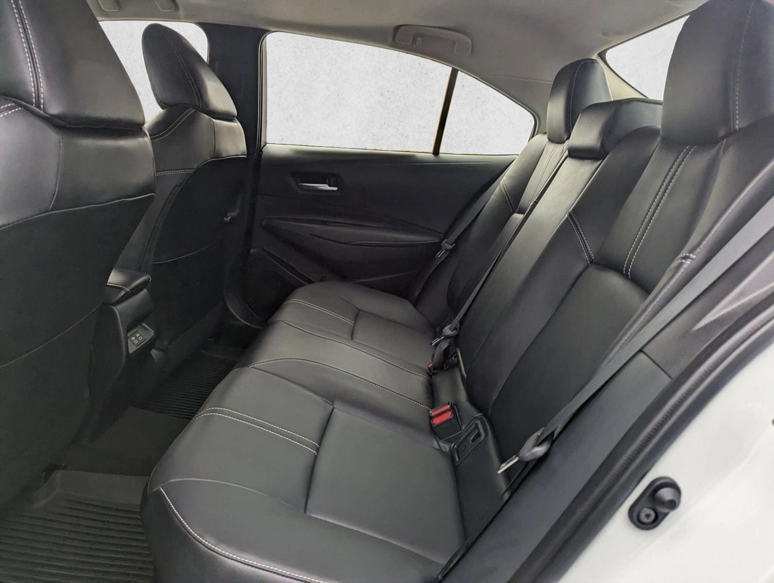 2026 Toyota Corolla XLE - Photo 17