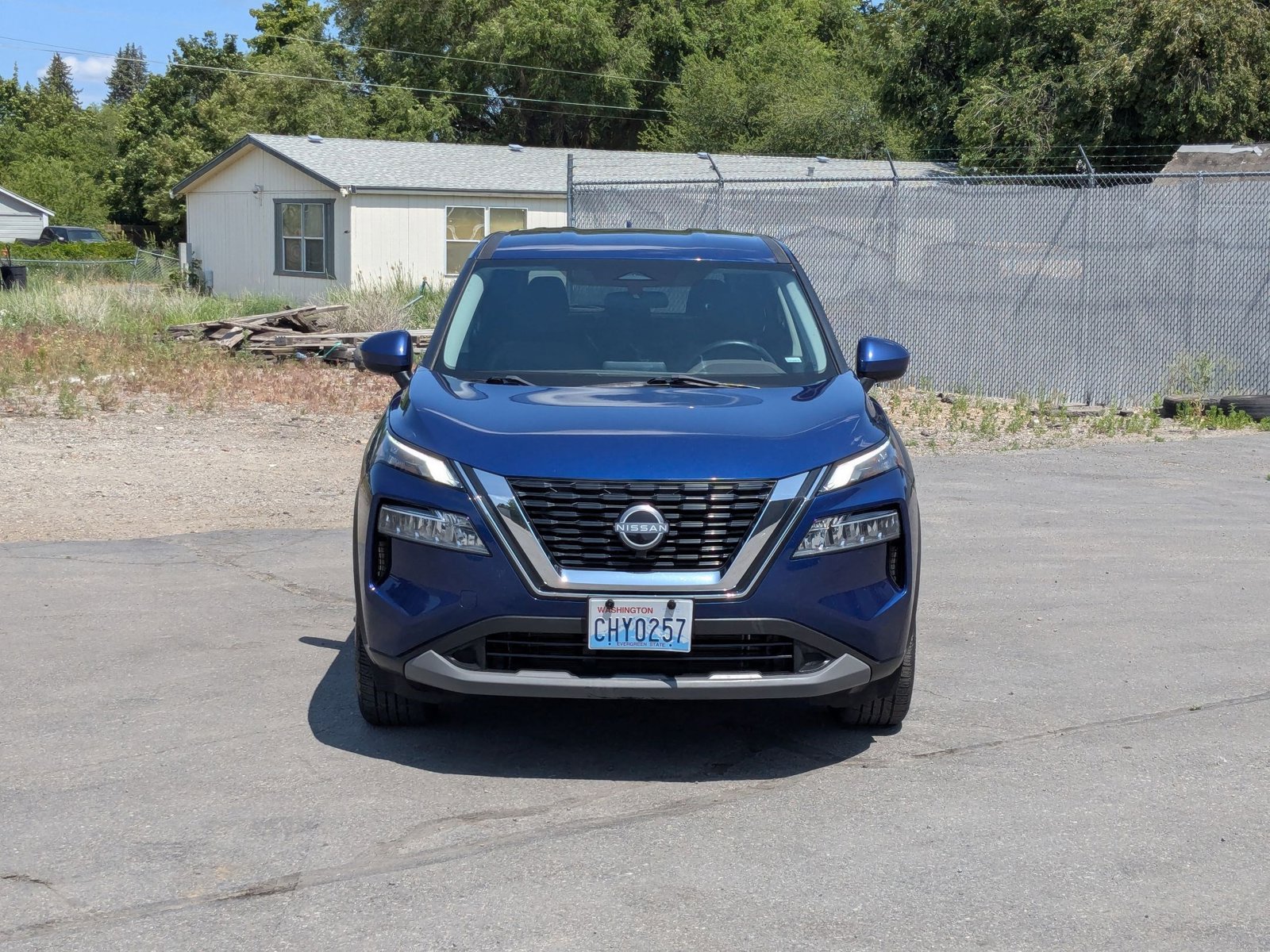 2023 Nissan Rogue SV photo 2