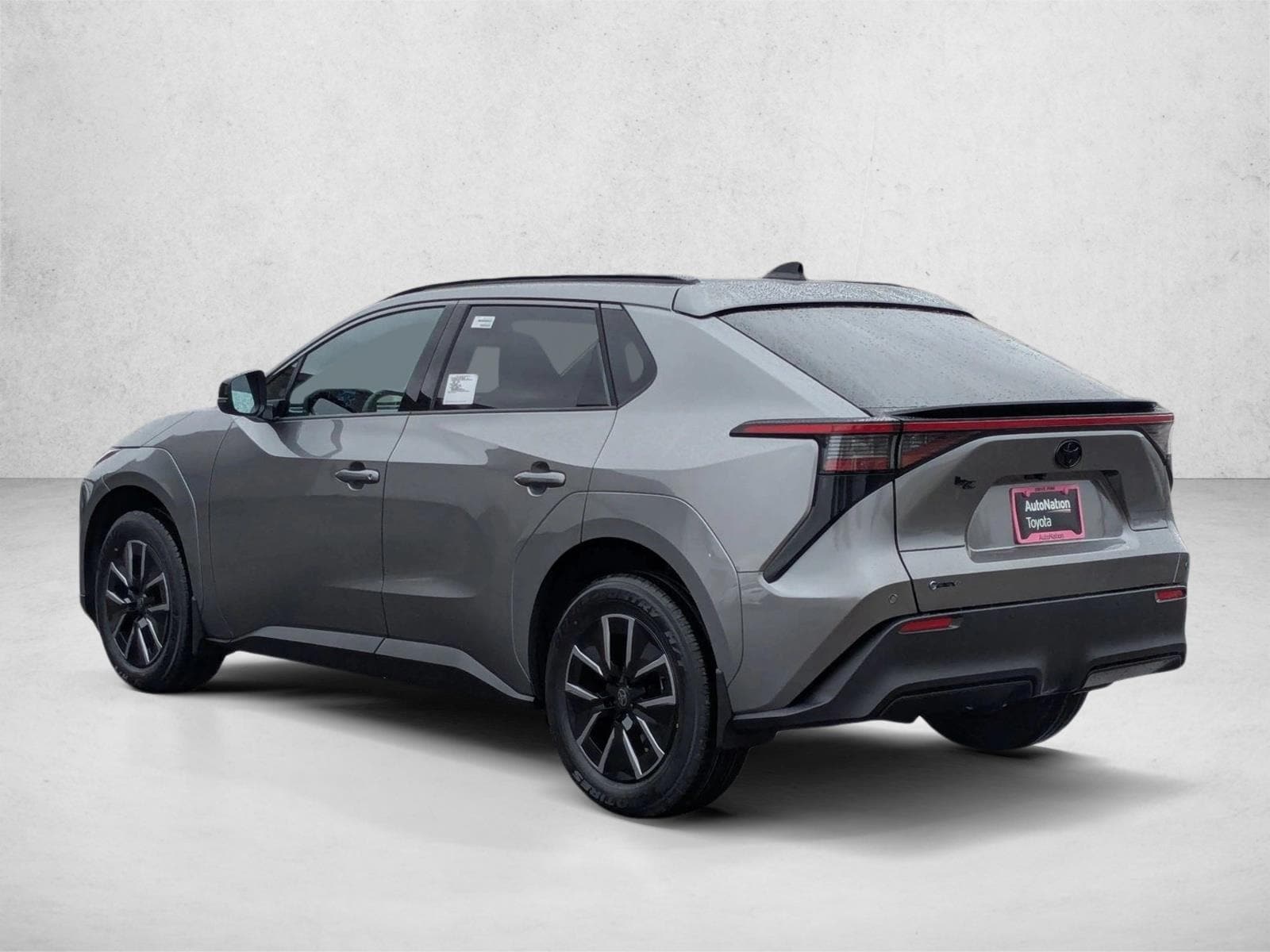 2026 Toyota bZ XLE - Photo 8