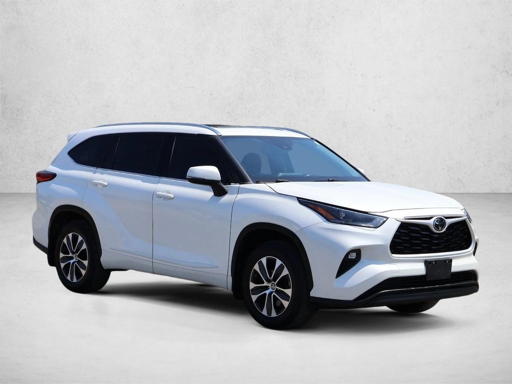 Used 2021 Toyota Highlander XLE SUV