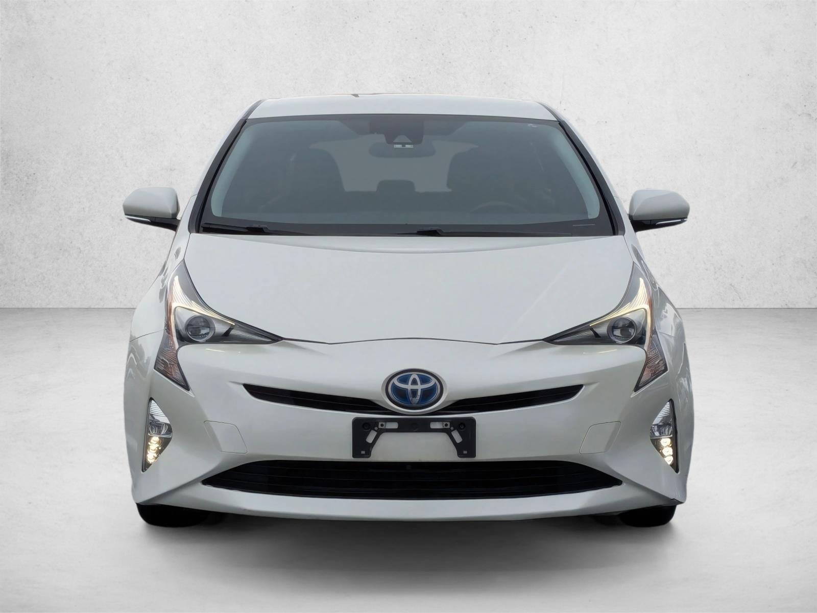 2016 Toyota Prius Three Touring photo 2