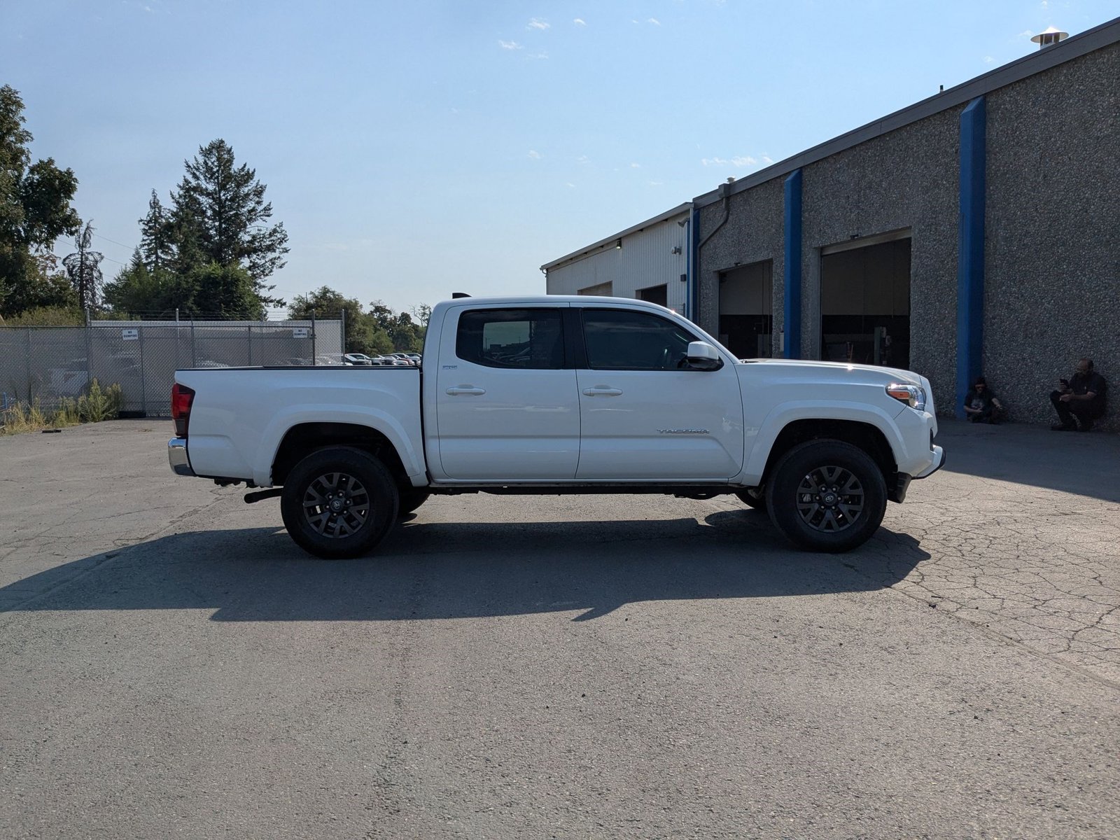 2022 Toyota Tacoma SR5 V6 photo 3