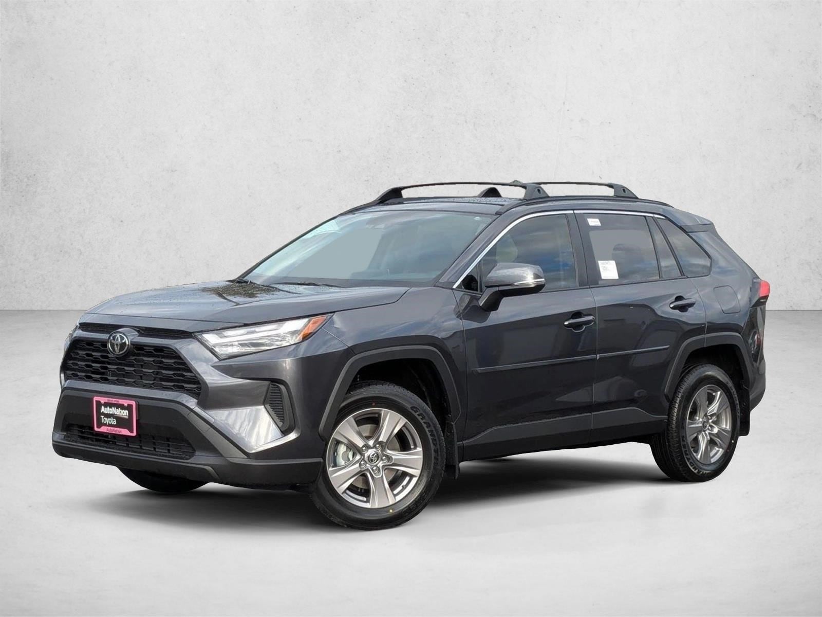 2025 Toyota RAV4 XLE's photo