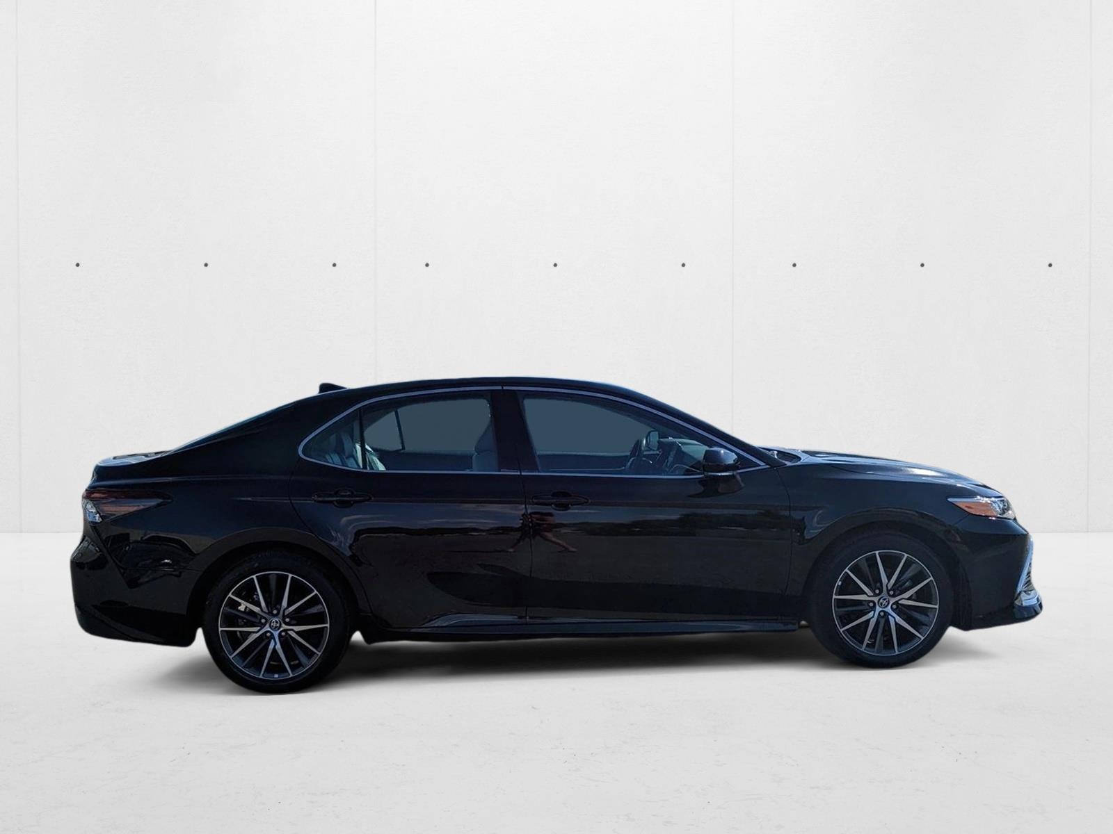 2023 Toyota Camry Hybrid XLE photo 4