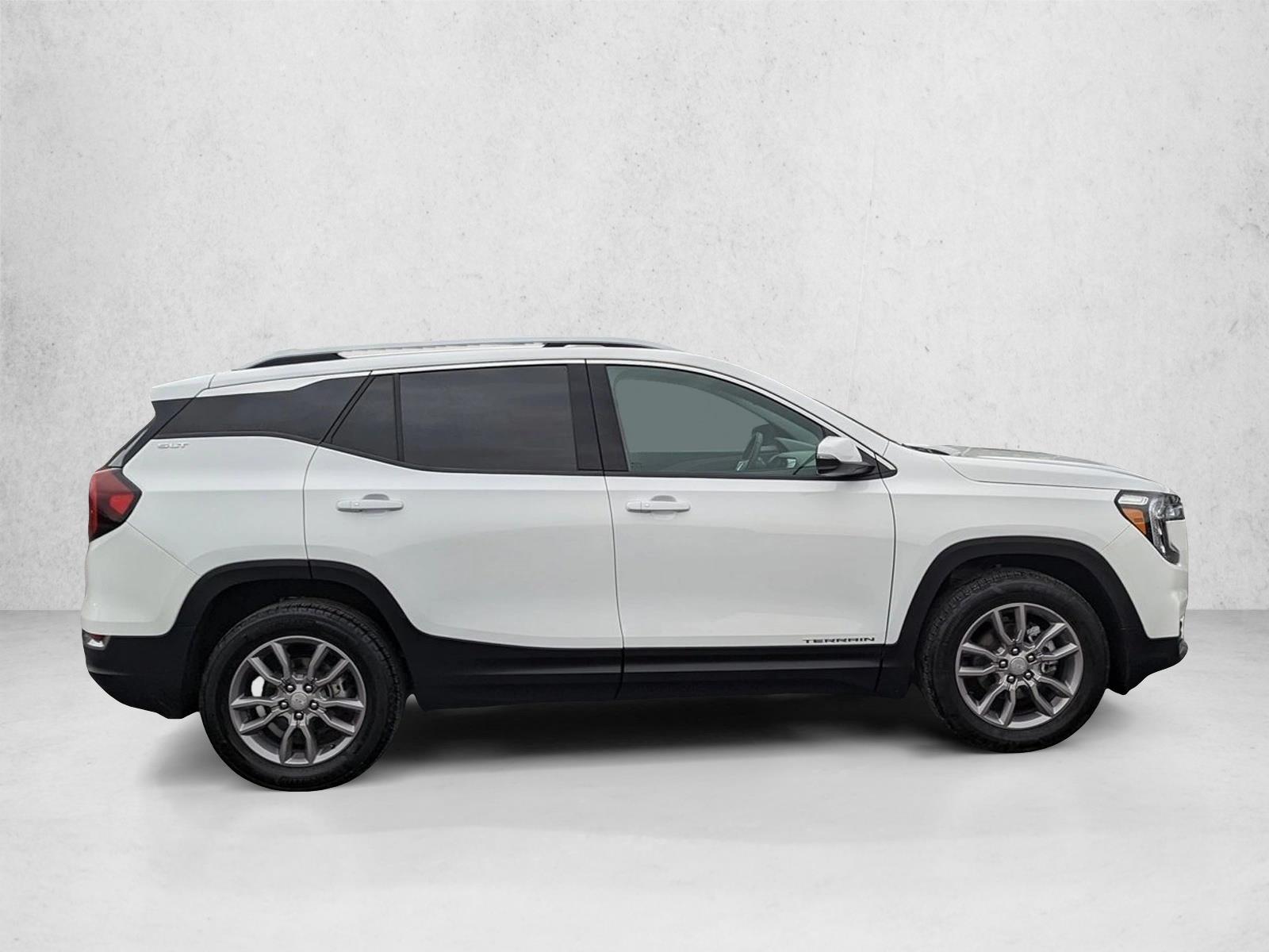 2024 Gmc Terrain SLT photo 3