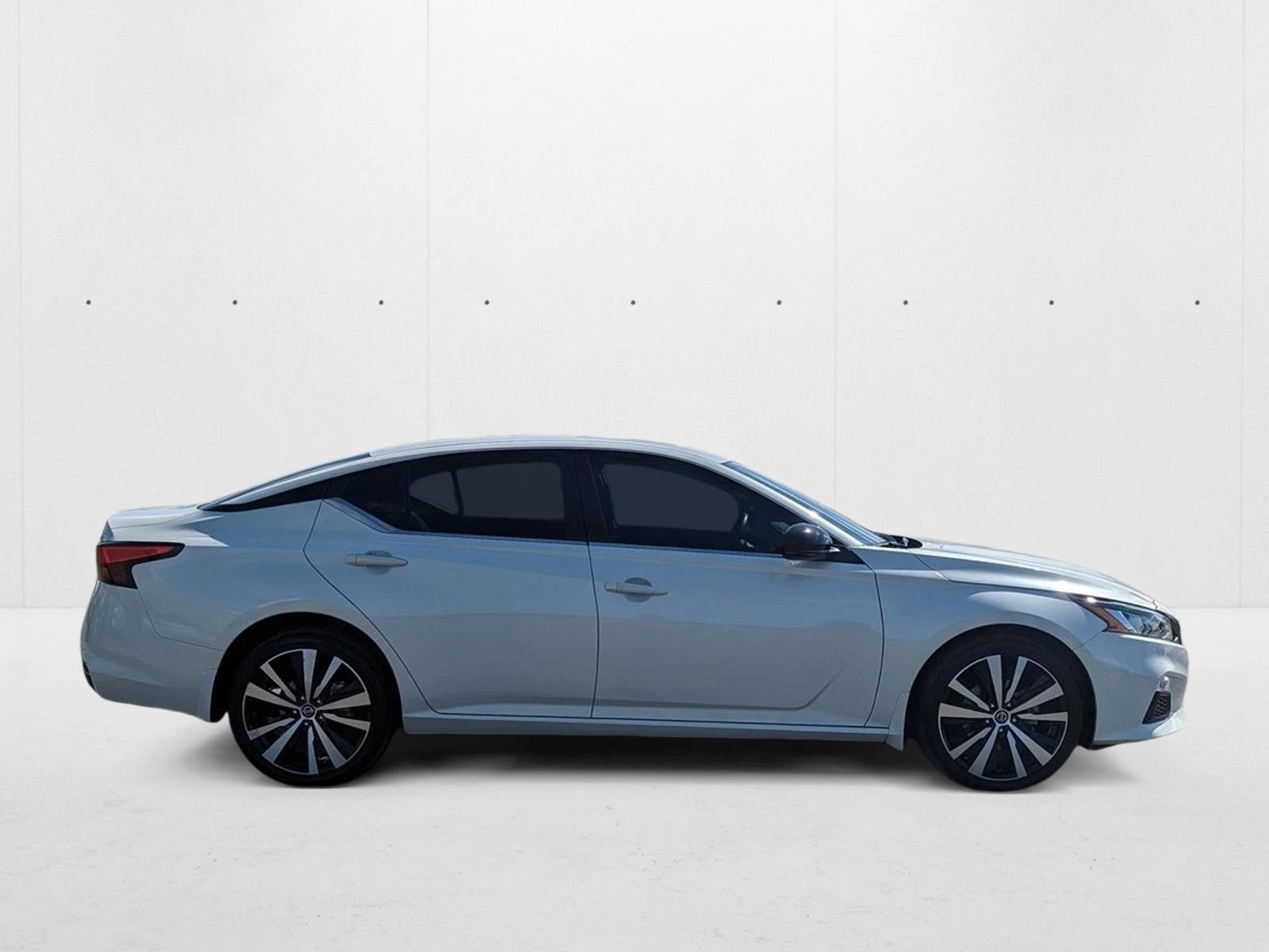 2020 Nissan Altima 2.5 SR photo 3