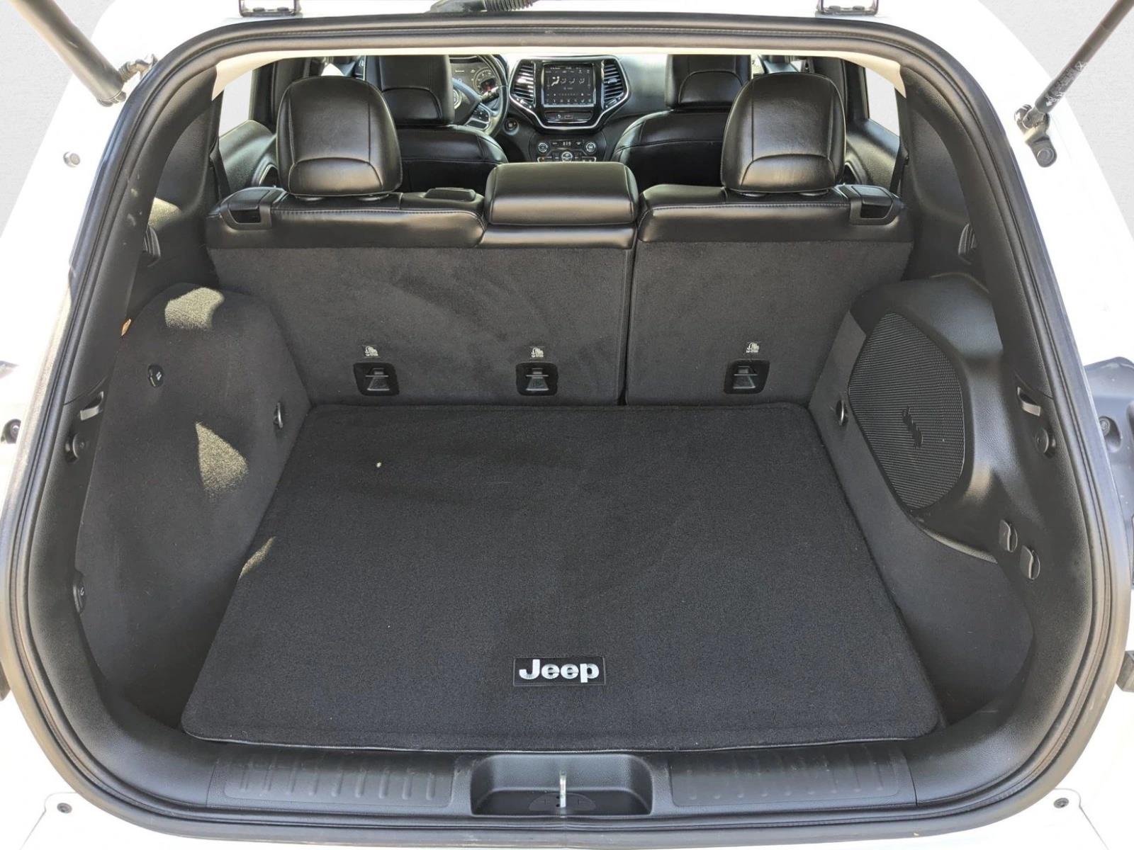 2019 Jeep Cherokee Overland photo 2
