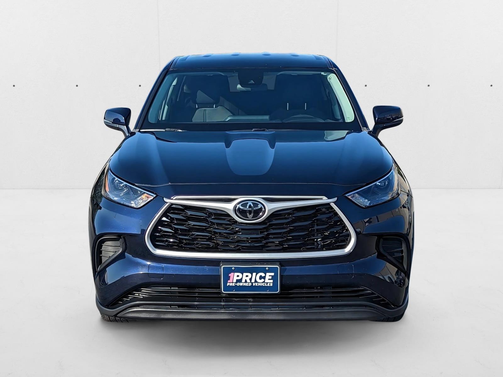 2022 Toyota Highlander L photo 2