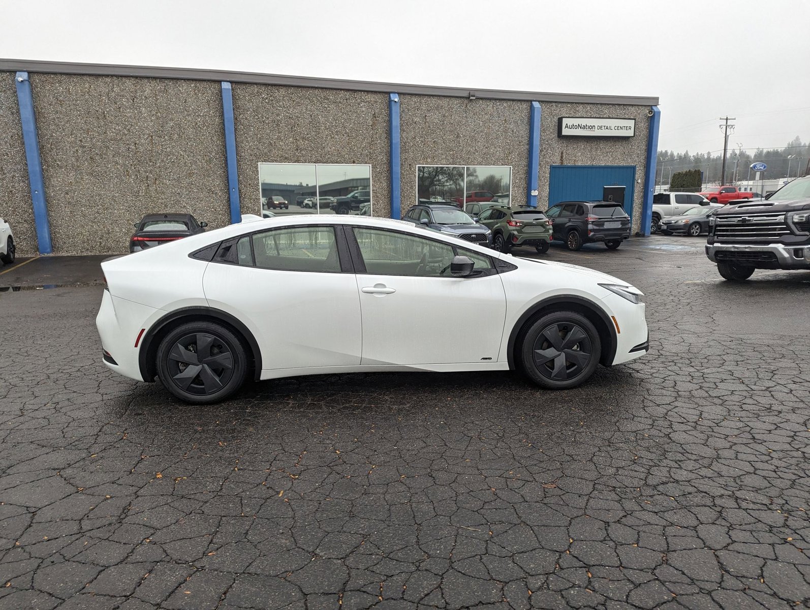 2023 Toyota Prius LE photo 4