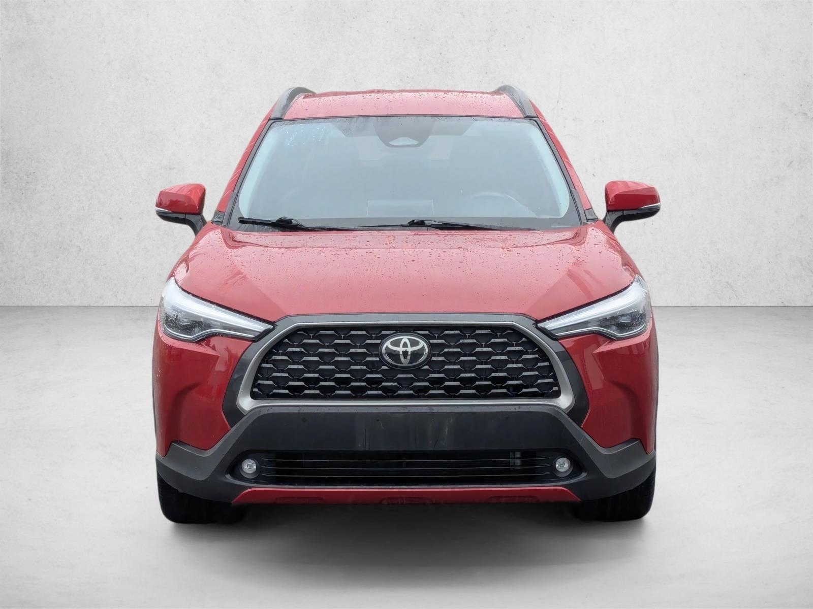 2023 Toyota Corolla Cross XLE photo 2
