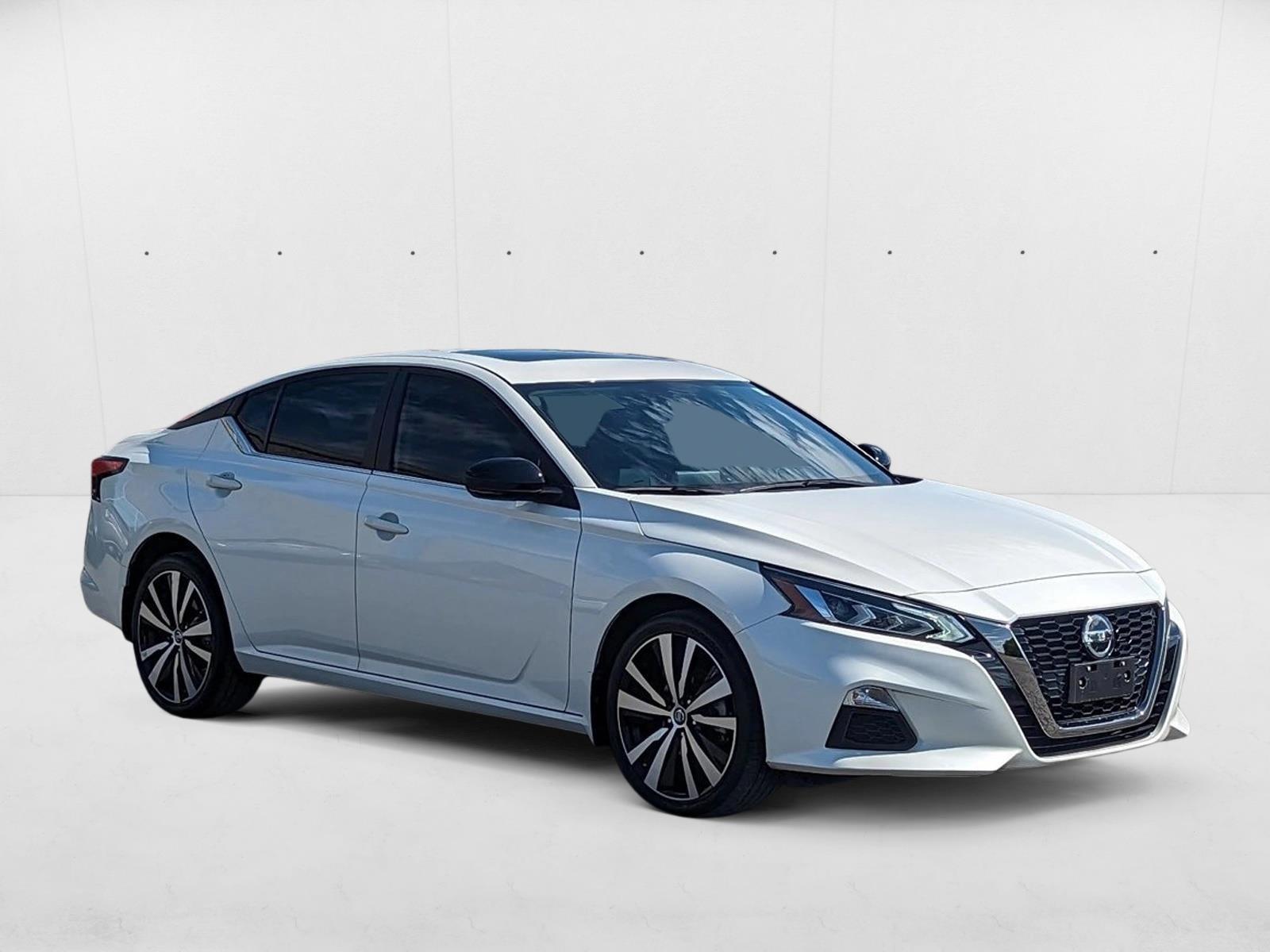 2020 Nissan Altima 2.5 SR photo 2