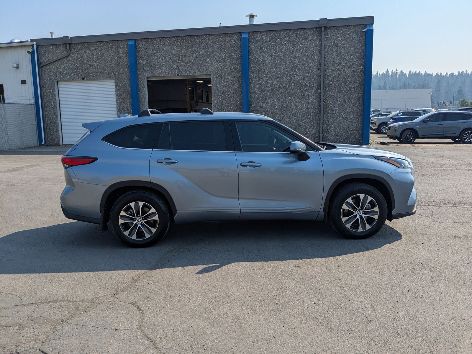2022 Toyota Highlander XLE photo 4