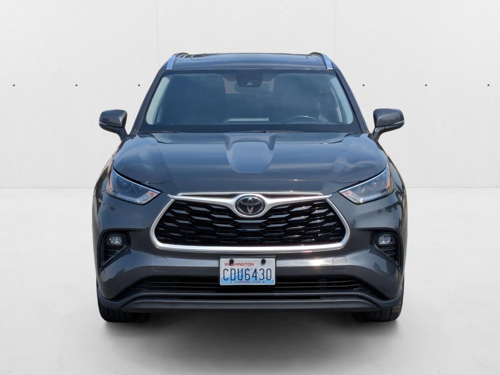 2021 Toyota Highlander XLE photo 2