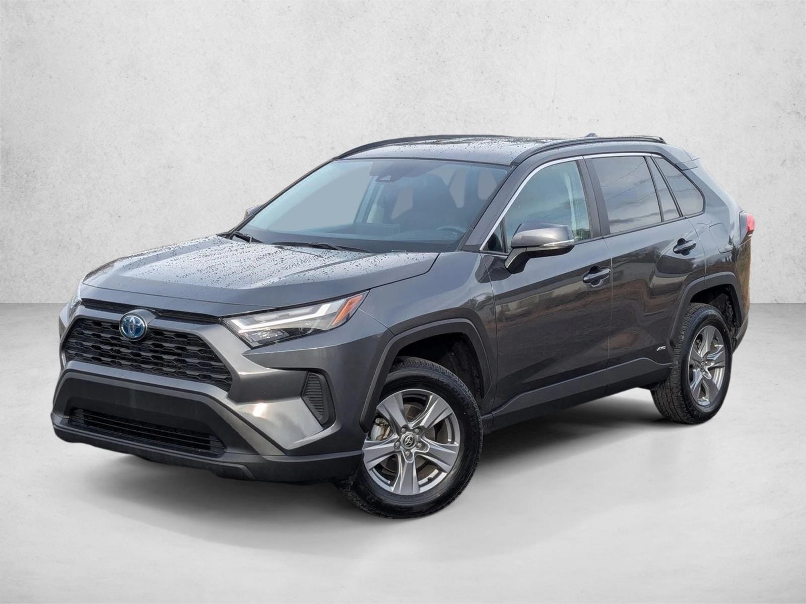2024 Toyota RAV4 XLE's photo
