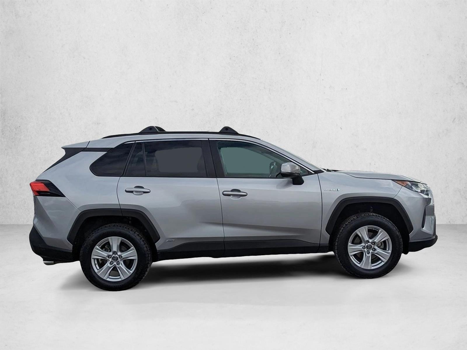 2019 Toyota RAV4 Hybrid LE photo 4