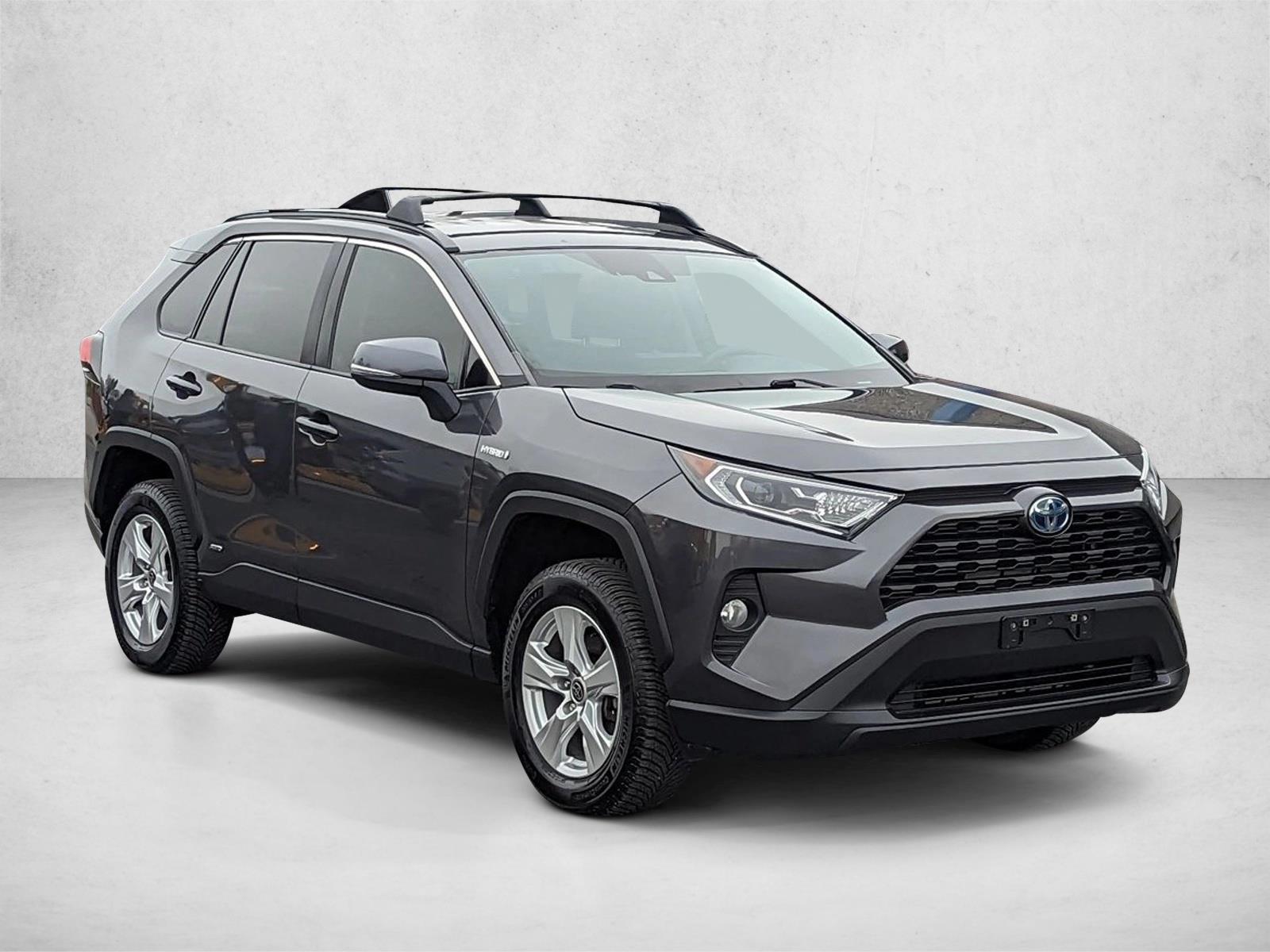 2021 Toyota RAV4 Hybrid XLE photo 3