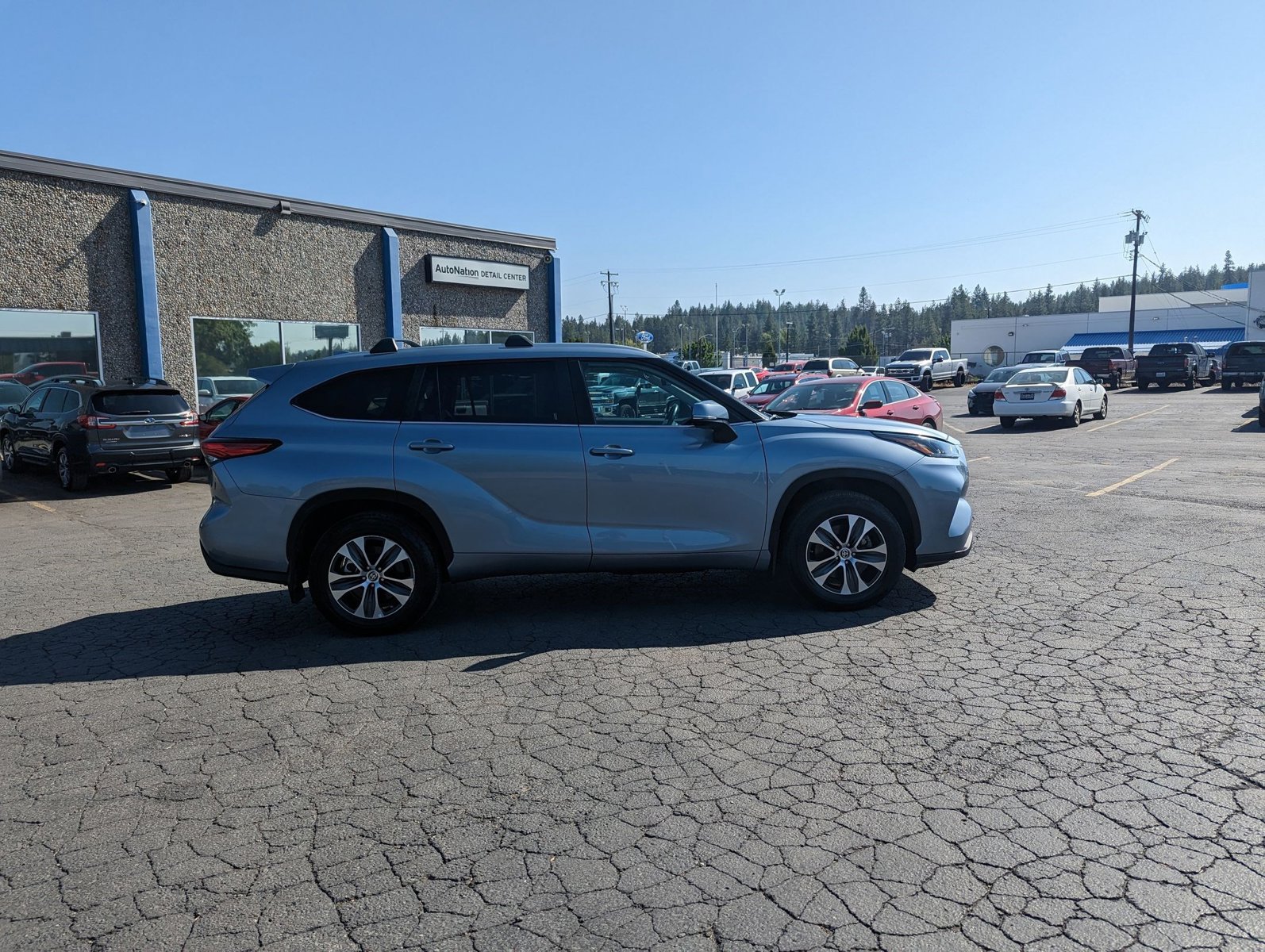 2023 Toyota Highlander XLE photo 4