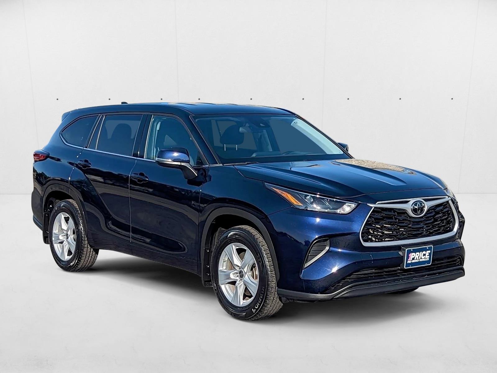 2022 Toyota Highlander L photo 3
