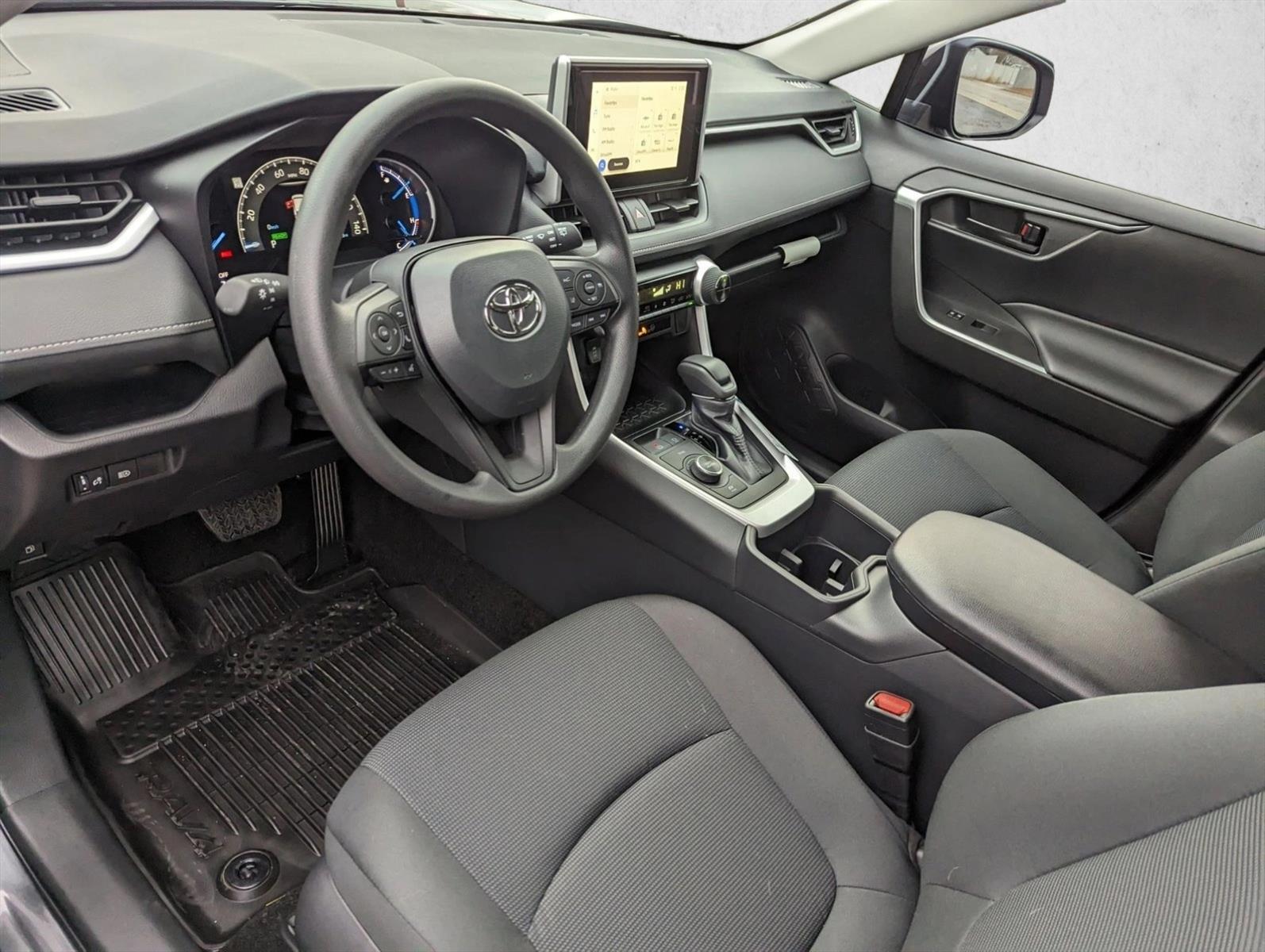 2025 Toyota RAV4 Hybrid LE photo 3