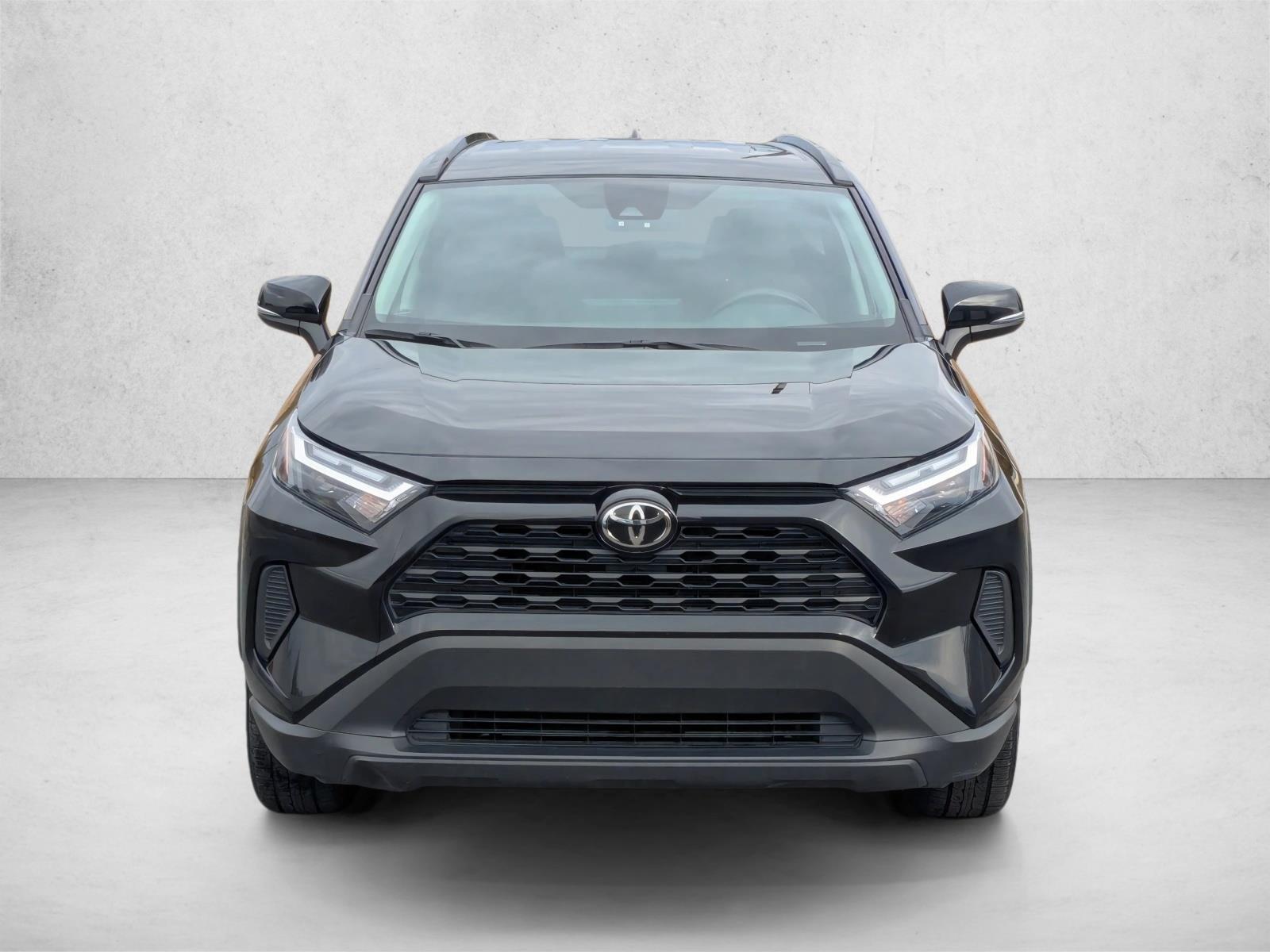2024 Toyota RAV4 XLE photo 2