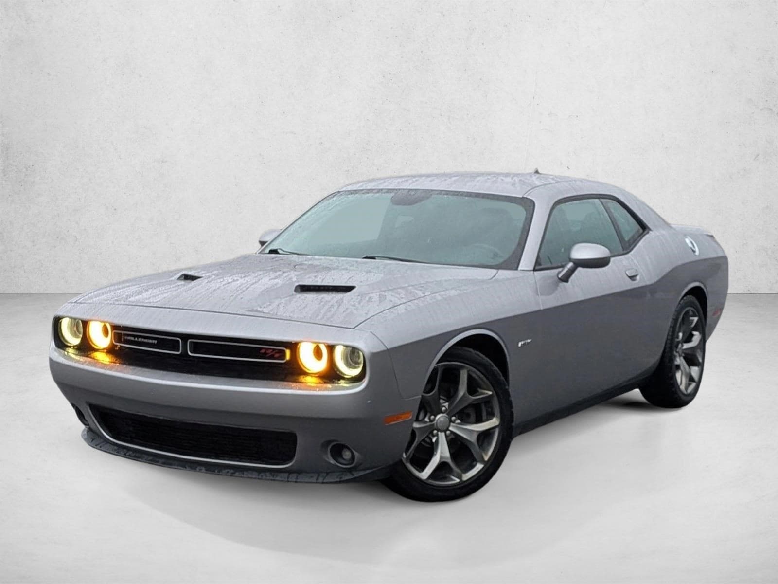 2016 Dodge Challenger R/T's photo