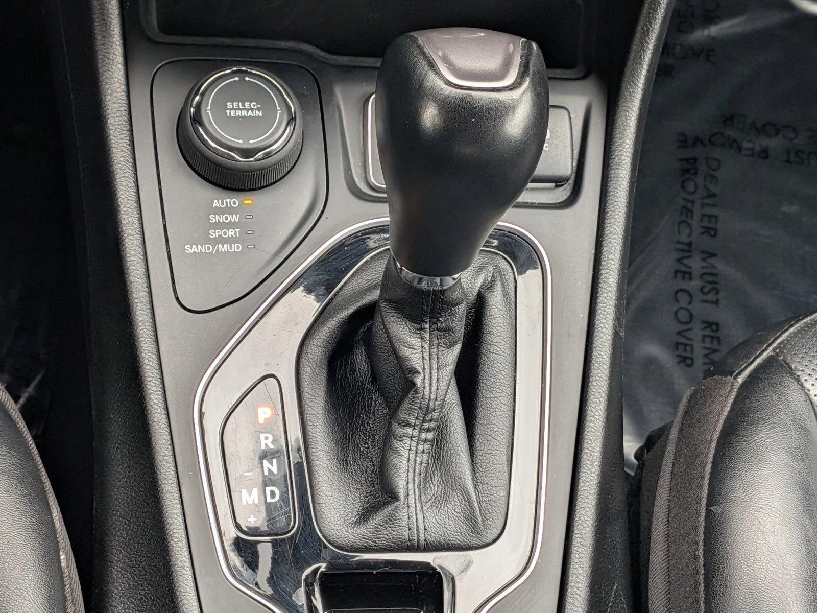 2023 Jeep Cherokee Altitude Lux - Photo 12