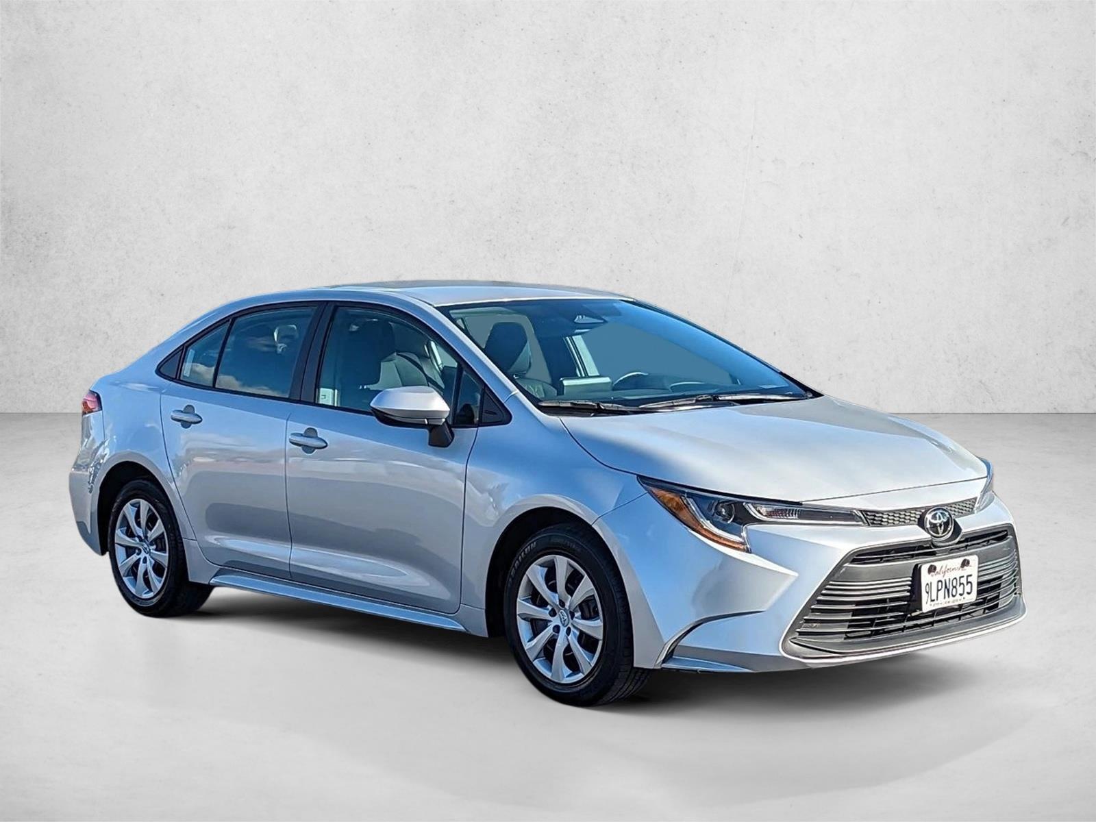 2024 Toyota Corolla LE photo 3