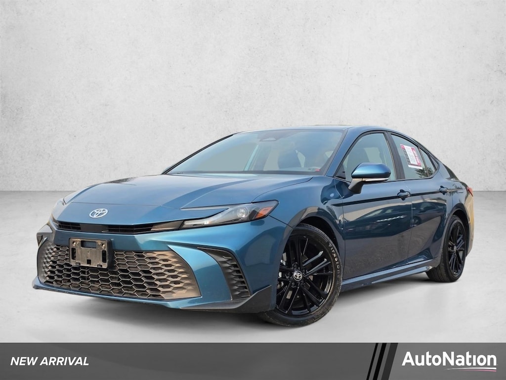 Used 2025 Toyota Camry SE Sedan