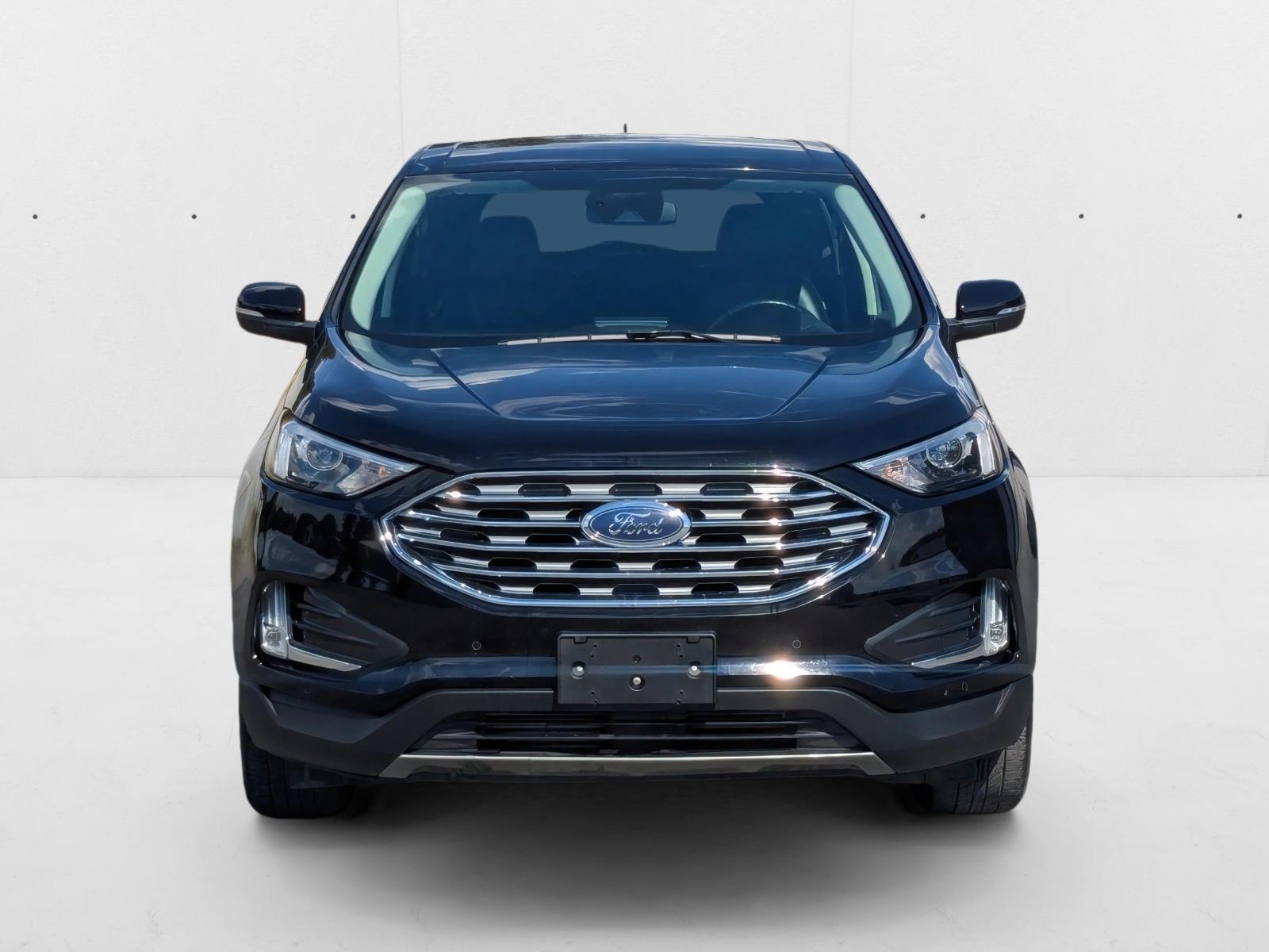 2023 Ford Edge Titanium photo 2