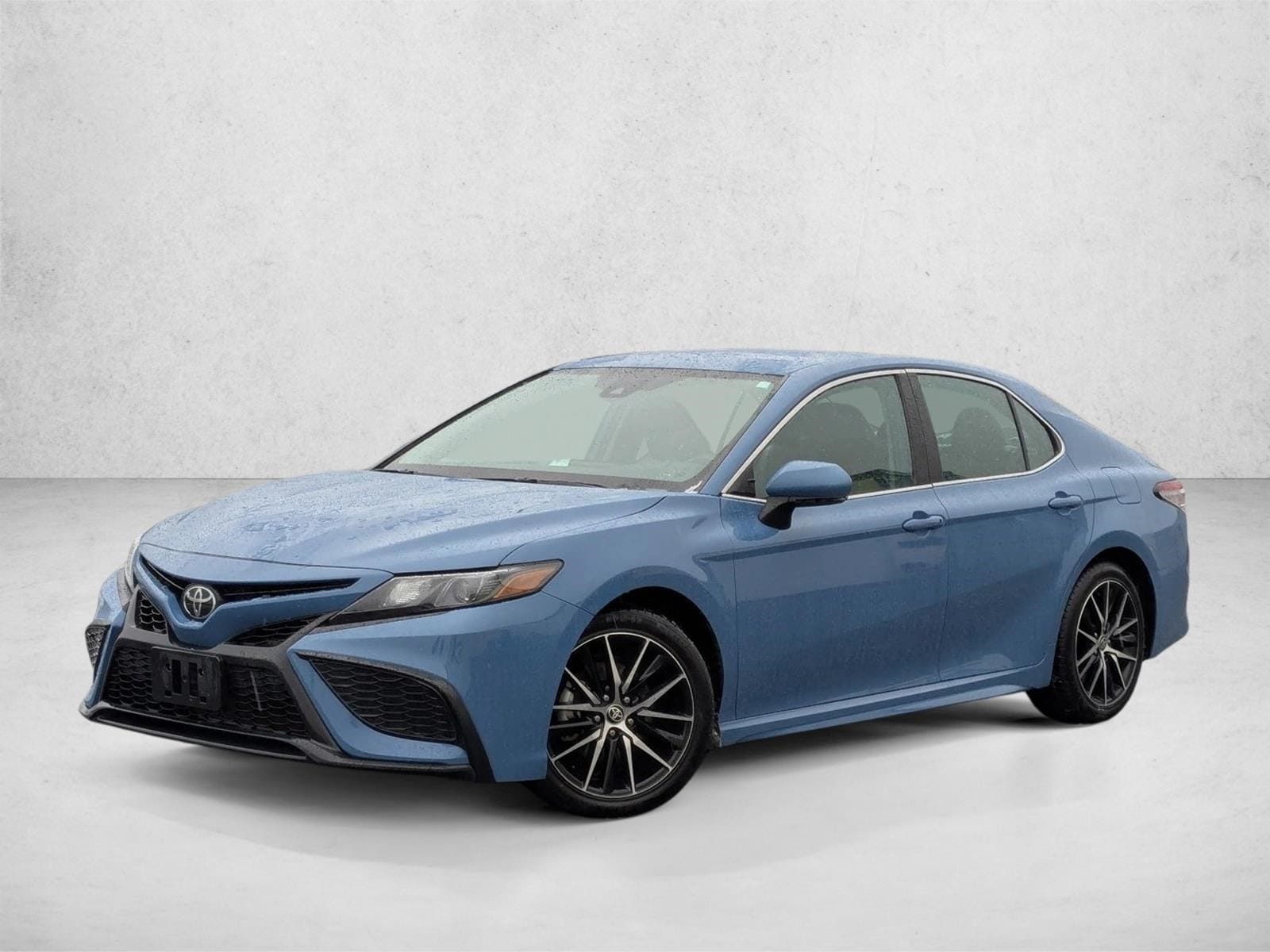 2023 Toyota Camry SE's photo