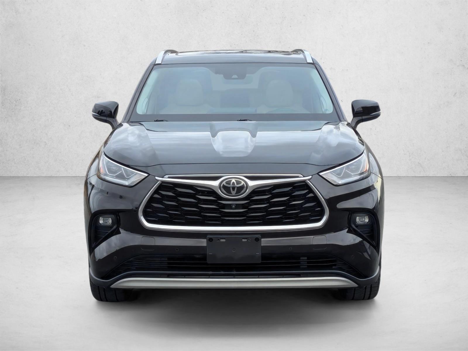 2021 Toyota Highlander Platinum photo 2