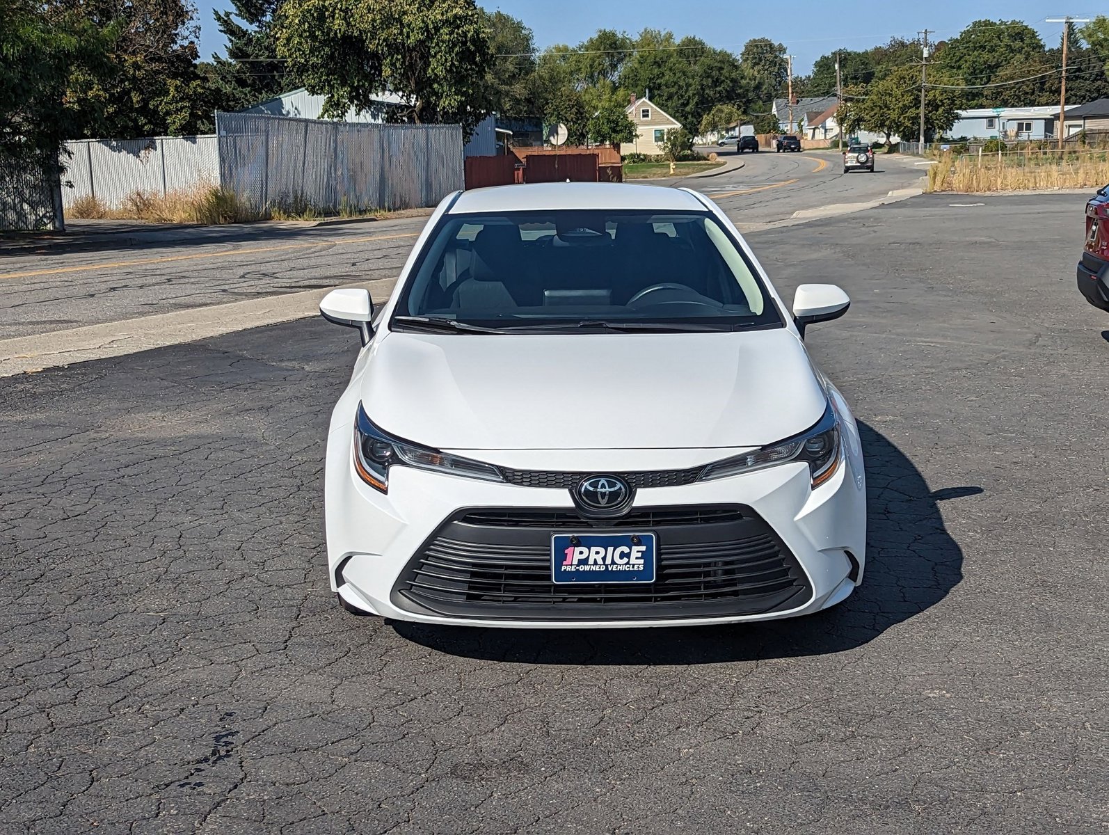 2023 Toyota Corolla LE photo 2