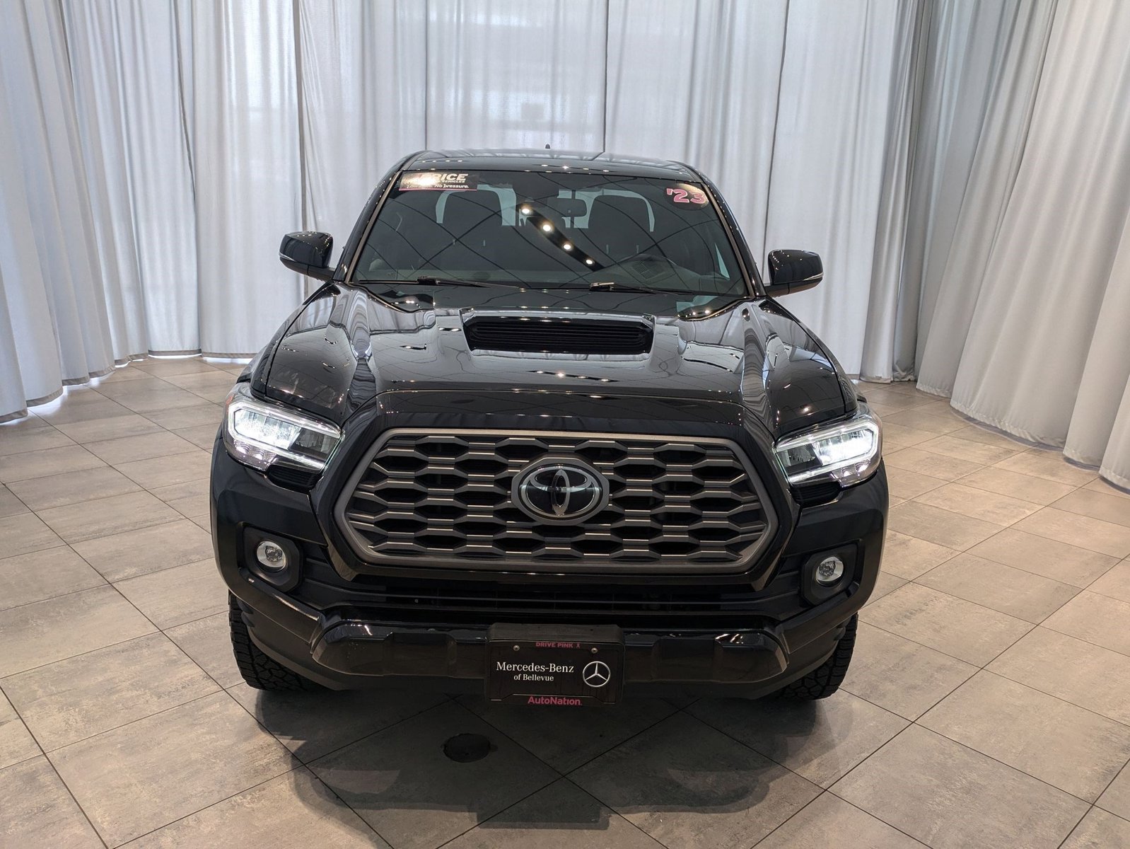 2023 Toyota Tacoma TRD Sport V6 photo 2