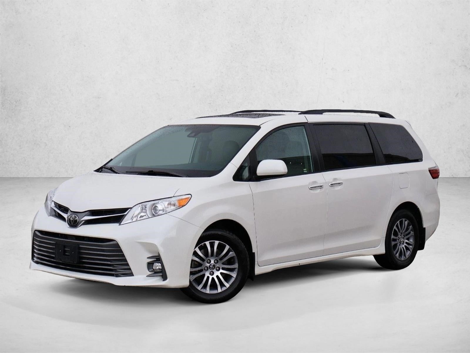 2020 Toyota Sienna XLE