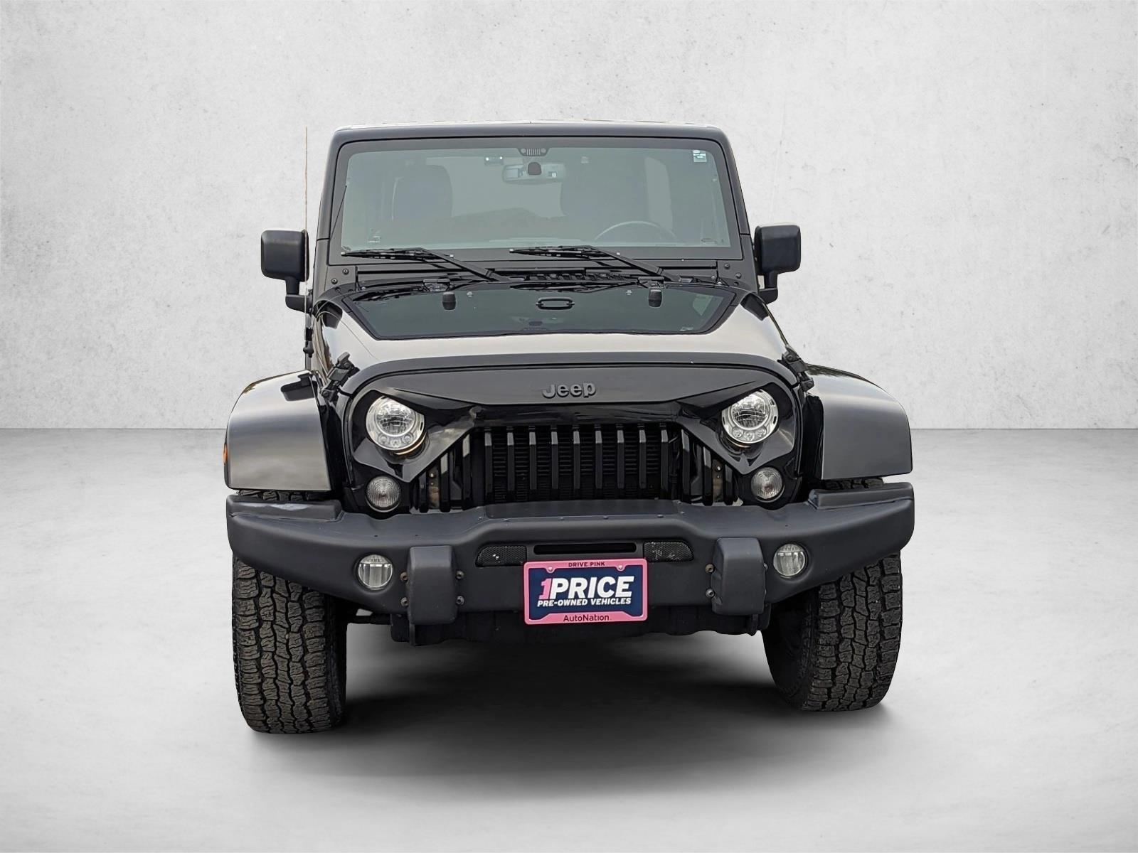 2017 Jeep Wrangler Unlimited Sahara photo 2