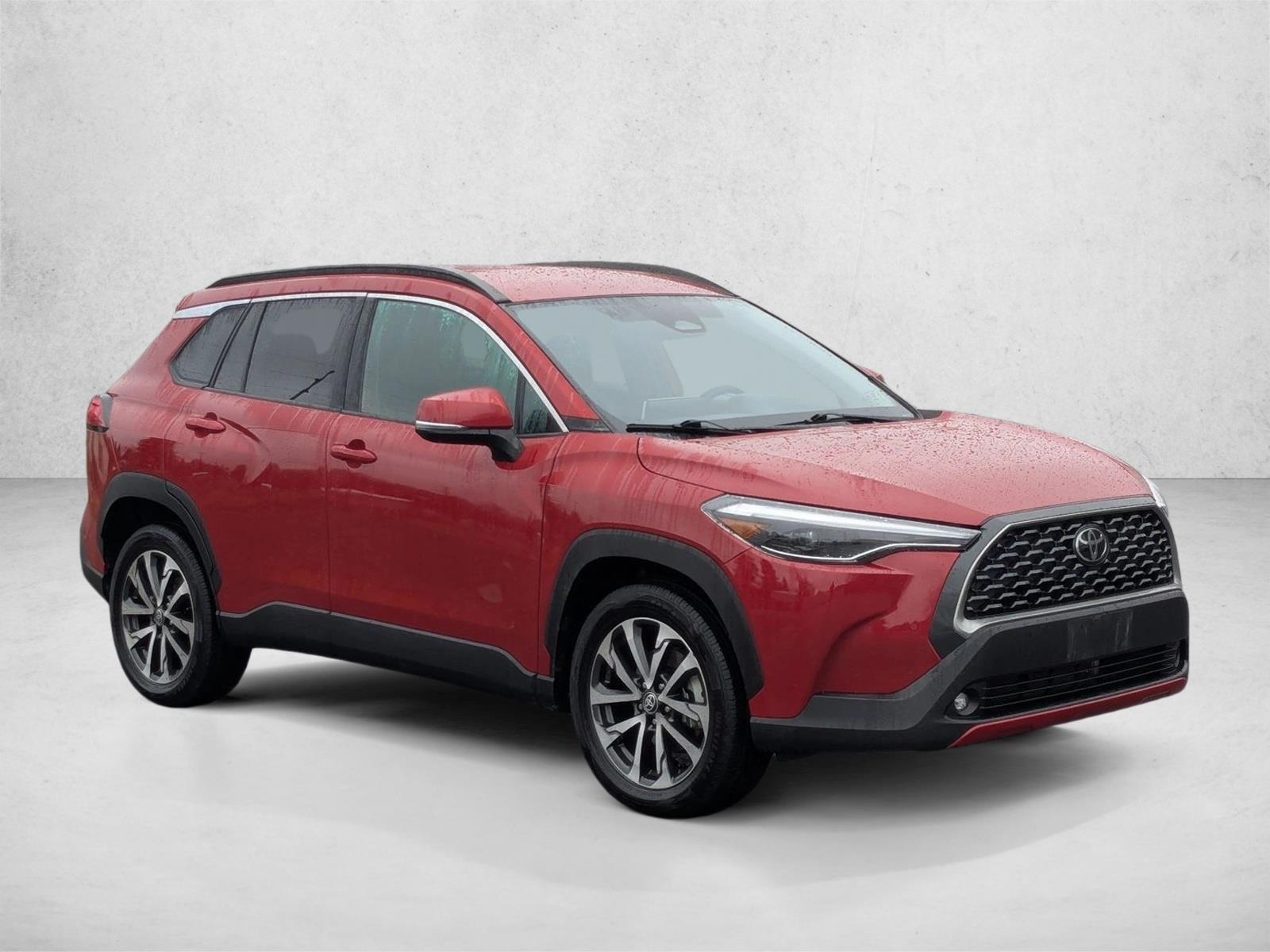 2023 Toyota Corolla Cross XLE photo 3