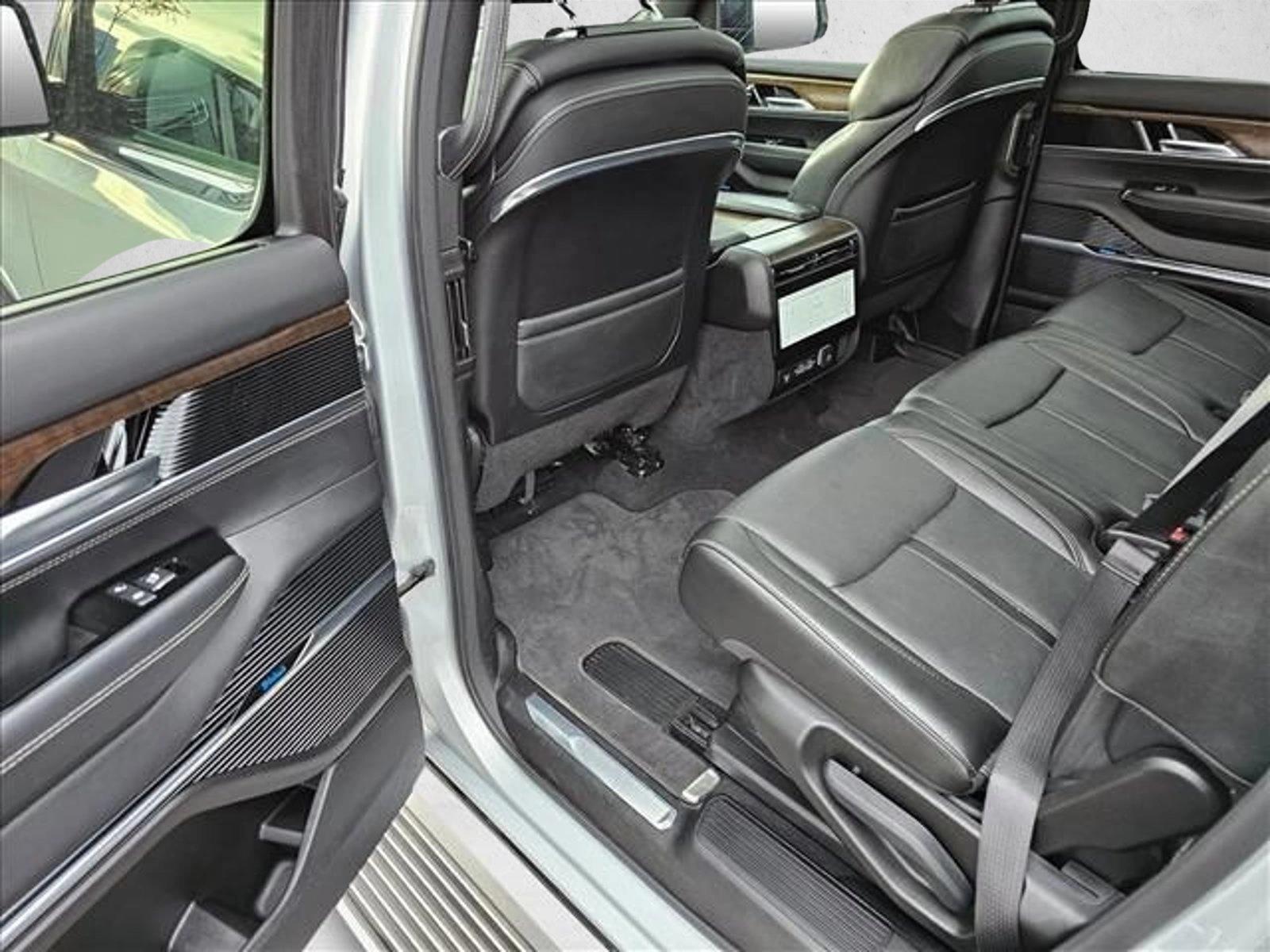 2023 Jeep Grand Wagoneer Series I - Photo 10