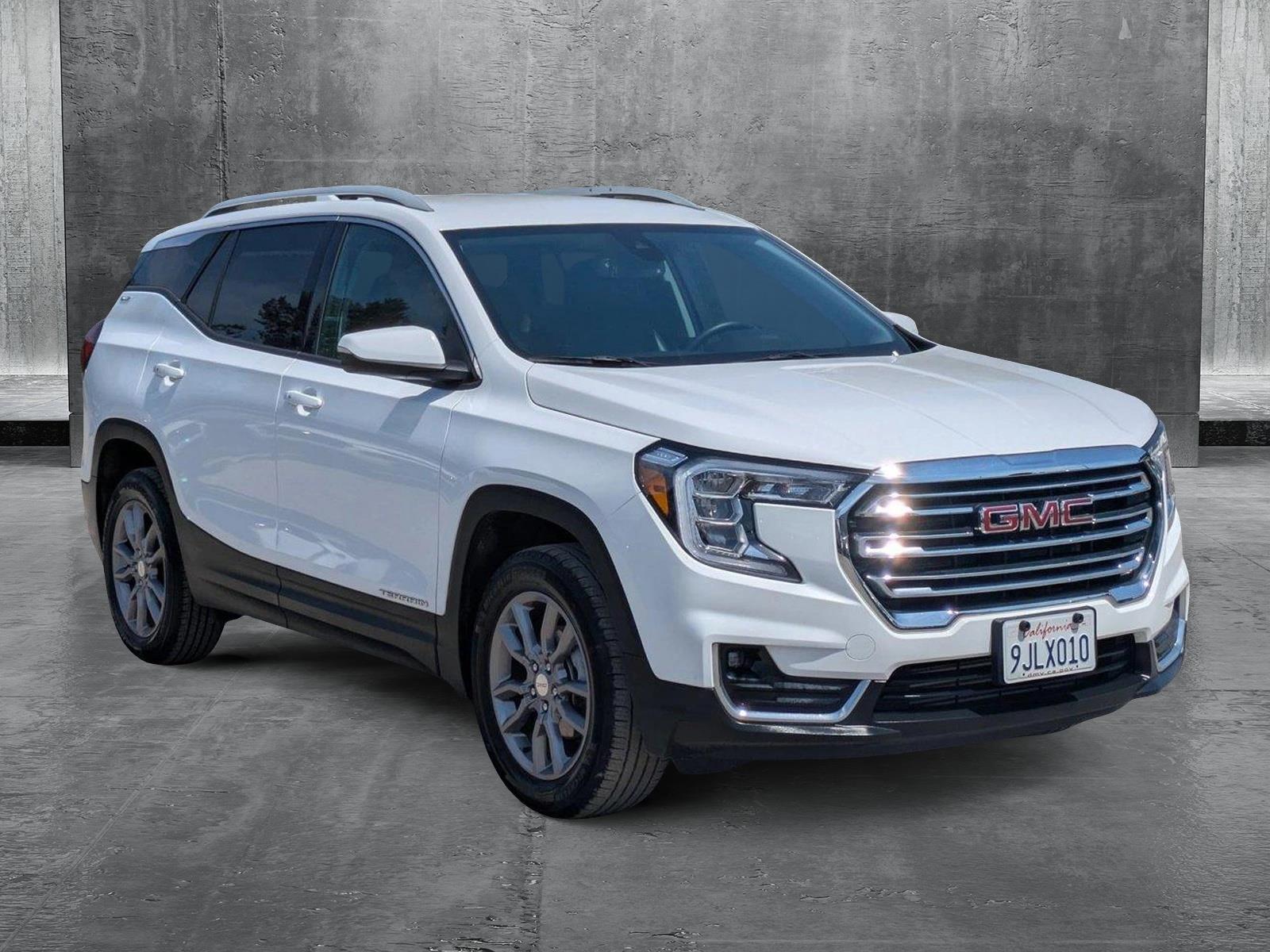 2024 Gmc Terrain SLT photo 3