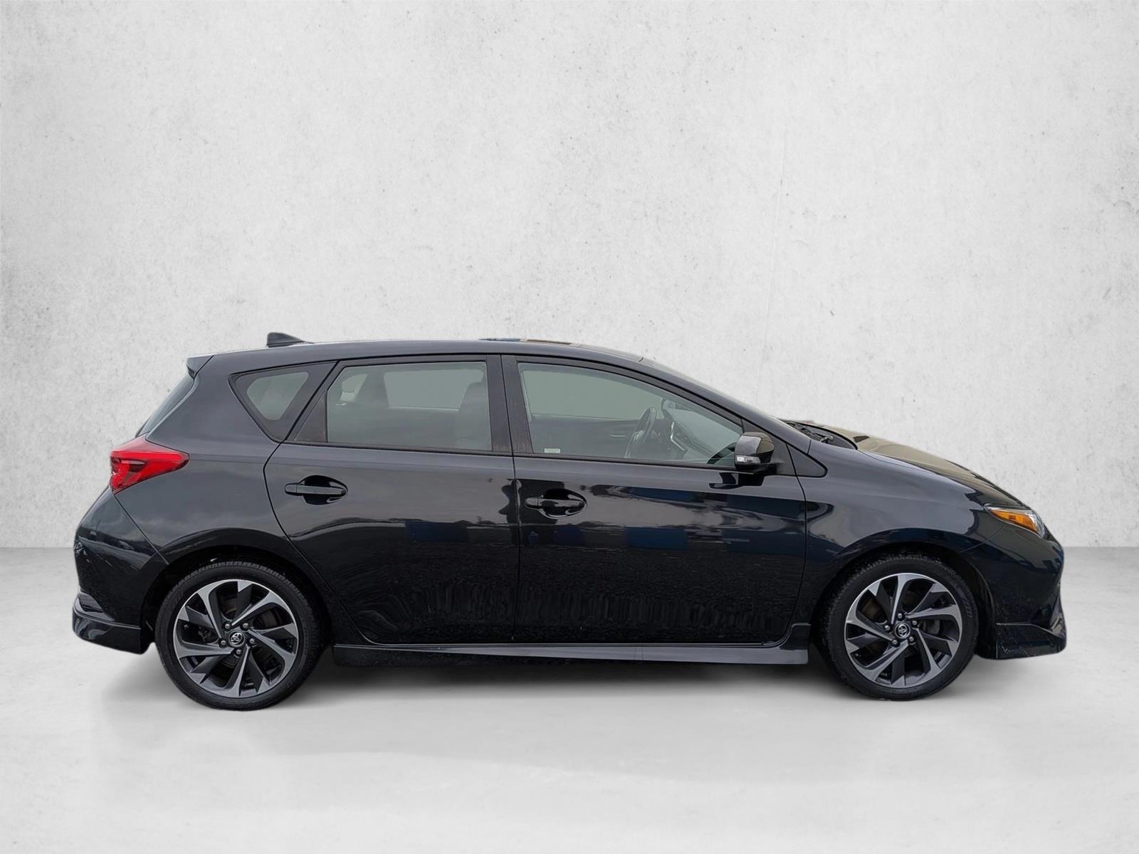 2017 Toyota Corolla iM Base photo 4