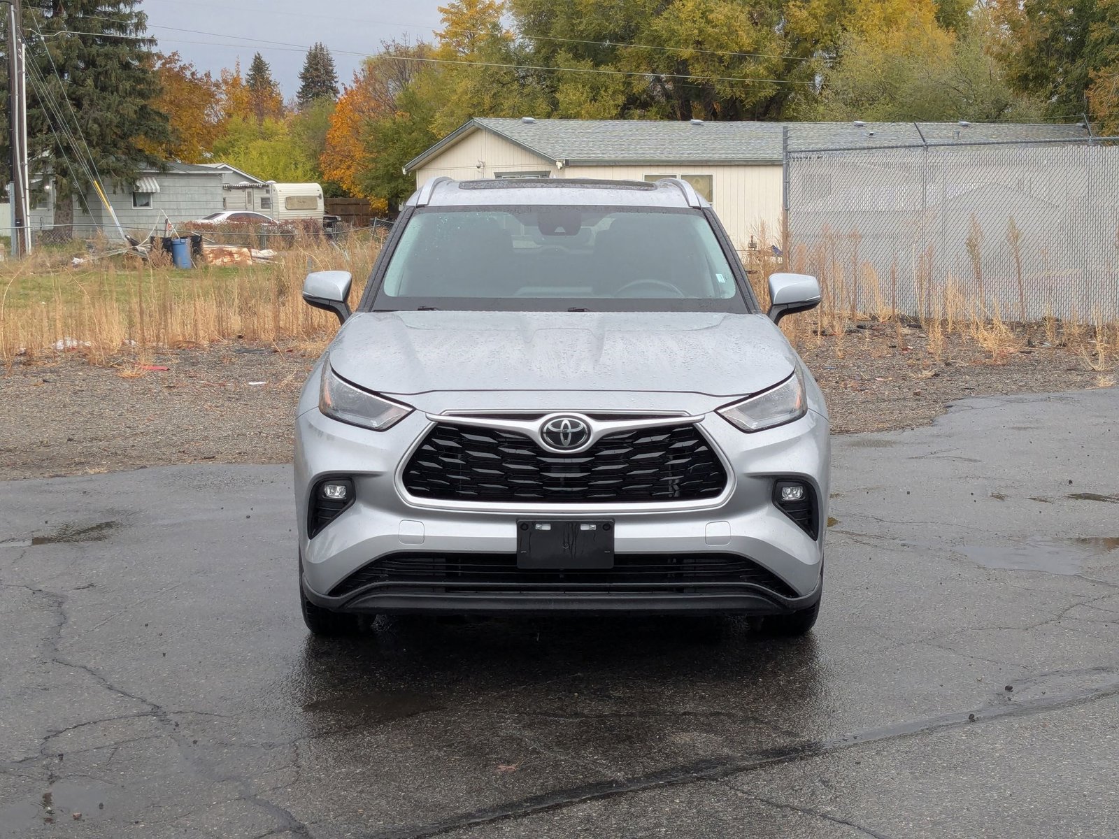 2023 Toyota Highlander XLE photo 2