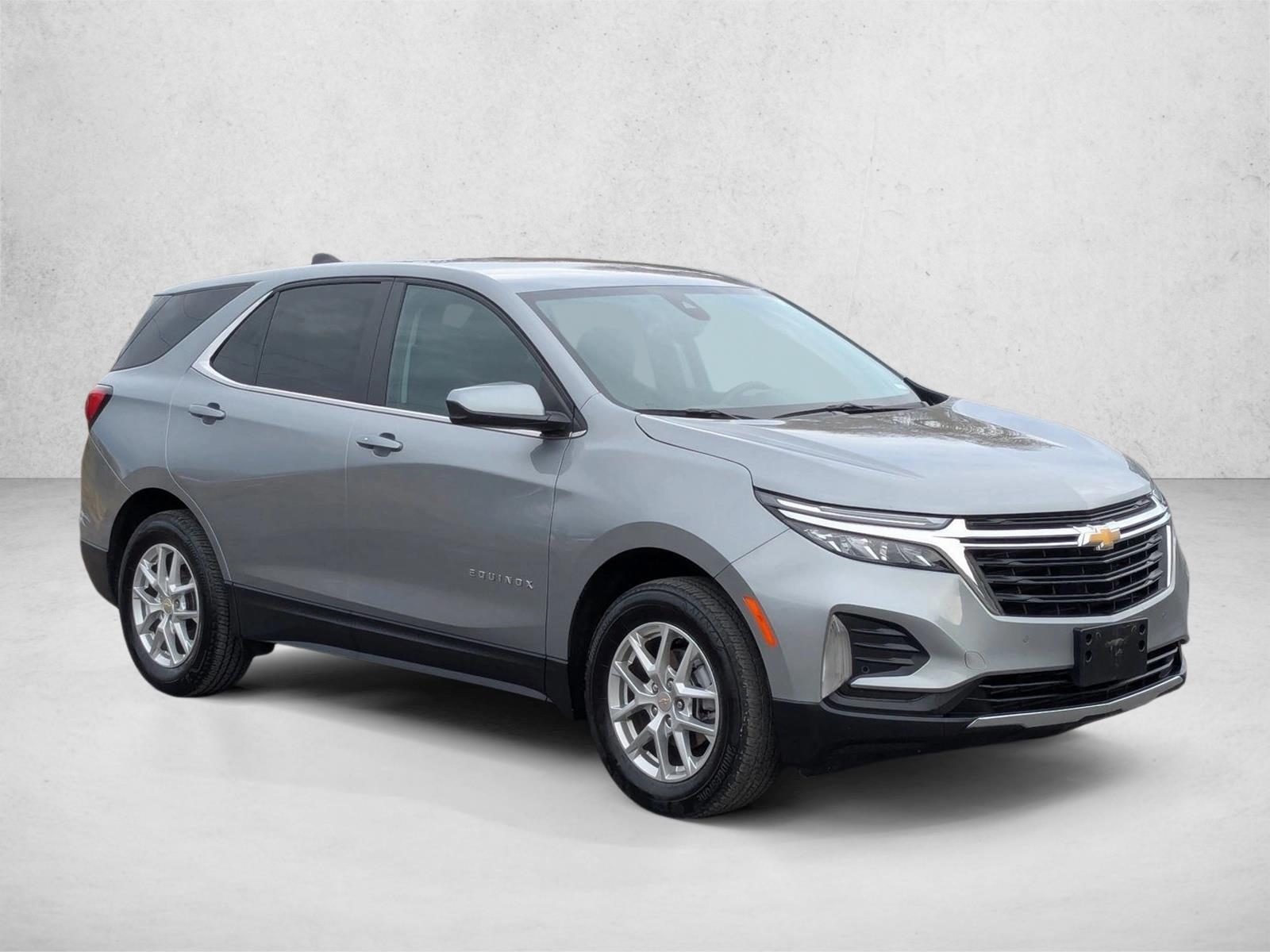 2024 Chevrolet Equinox LT photo 3