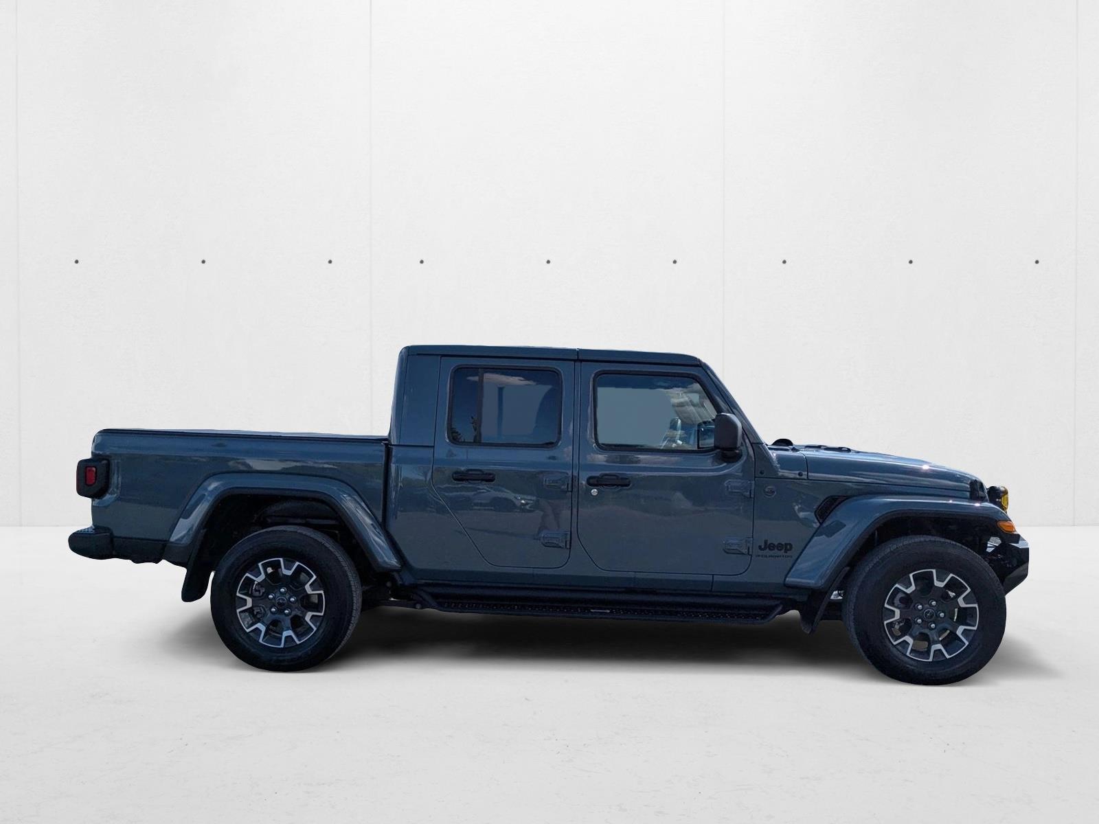 2024 Jeep Gladiator Sport photo 4